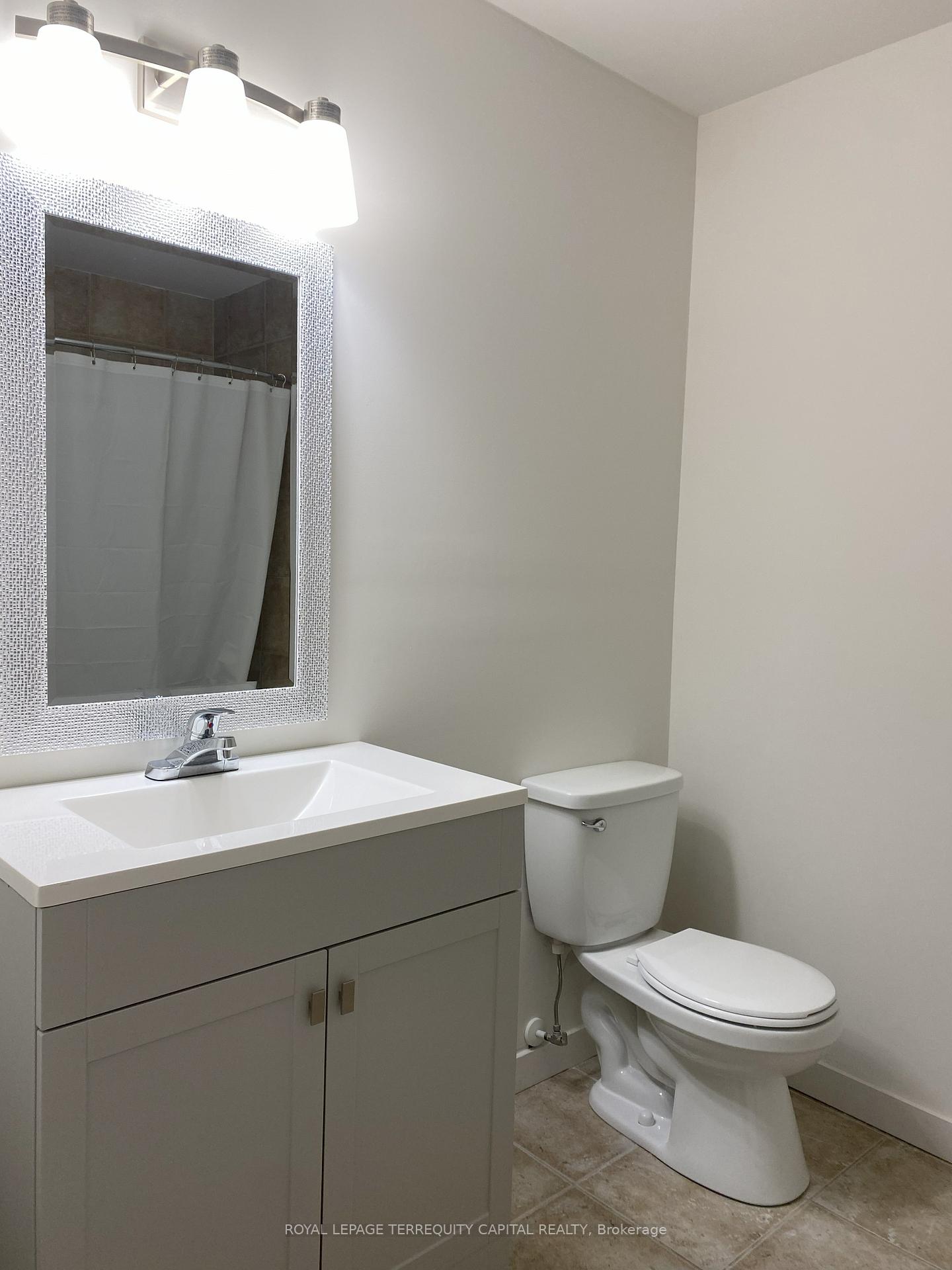 Photo 3 of Unit Lower, 16 White Crescent, Barrie, Holly — HOMEH