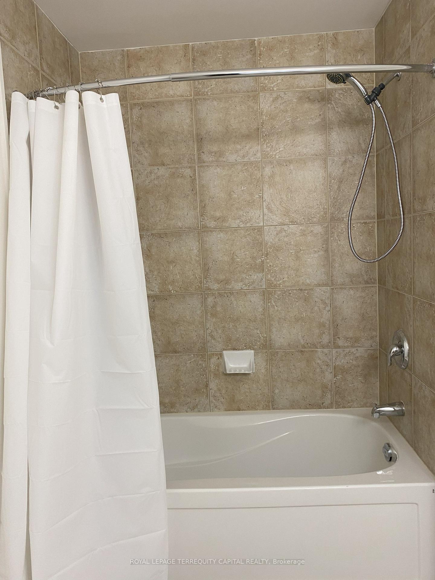 Photo 4 of Unit Lower, 16 White Crescent, Barrie, Holly — HOMEH