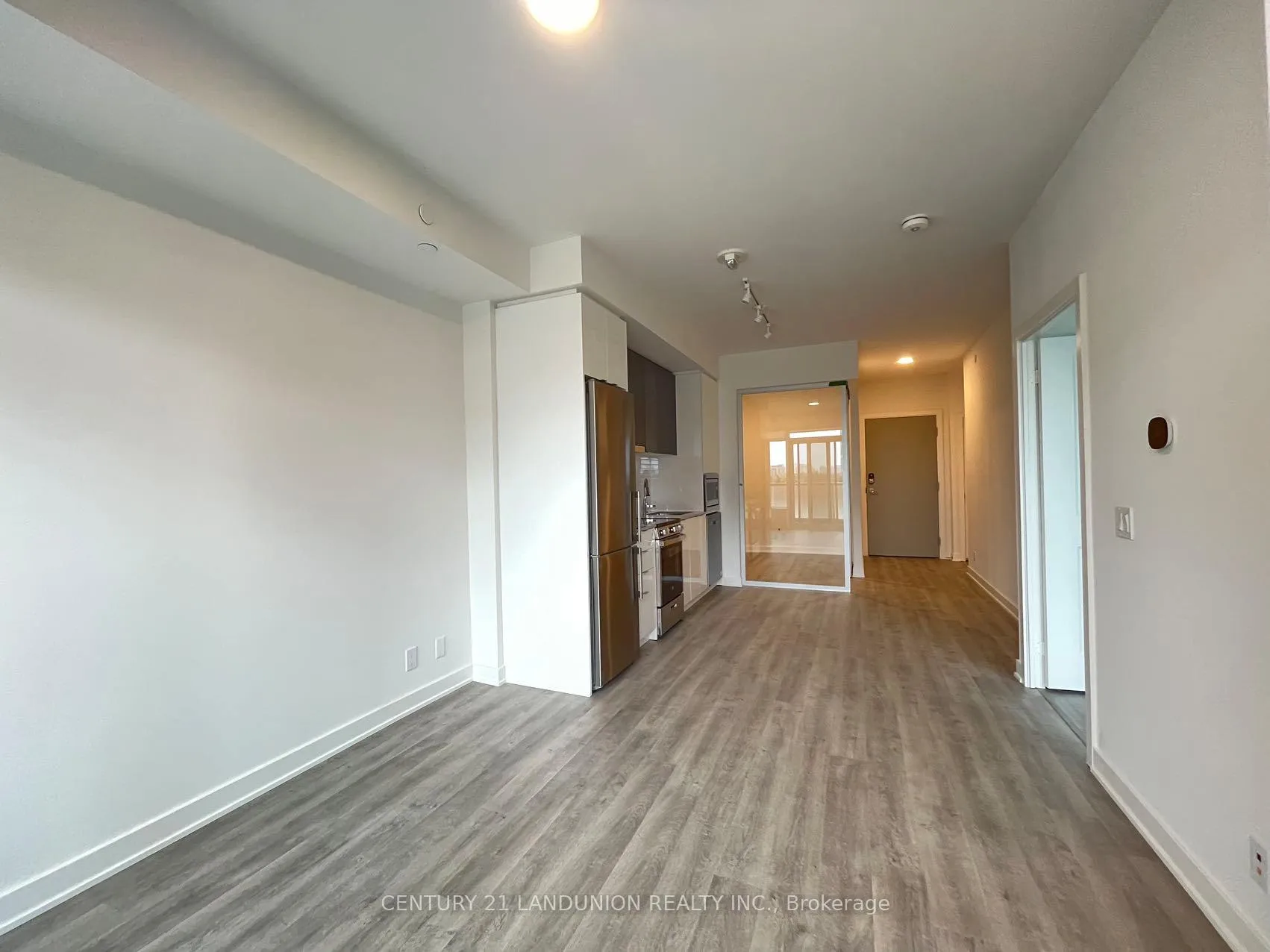 Photo 2 of Unit 306, 30 Upper Mall Way, Vaughan, Brownridge — HOMEH