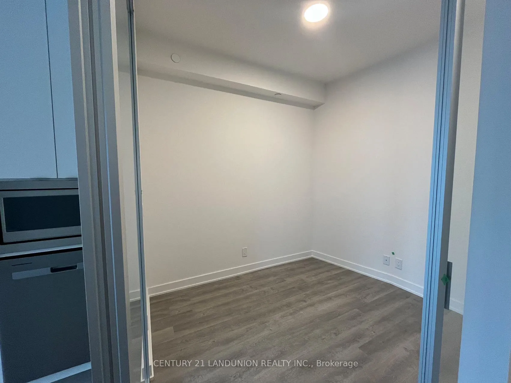Photo 7 of Unit 306, 30 Upper Mall Way, Vaughan, Brownridge — HOMEH