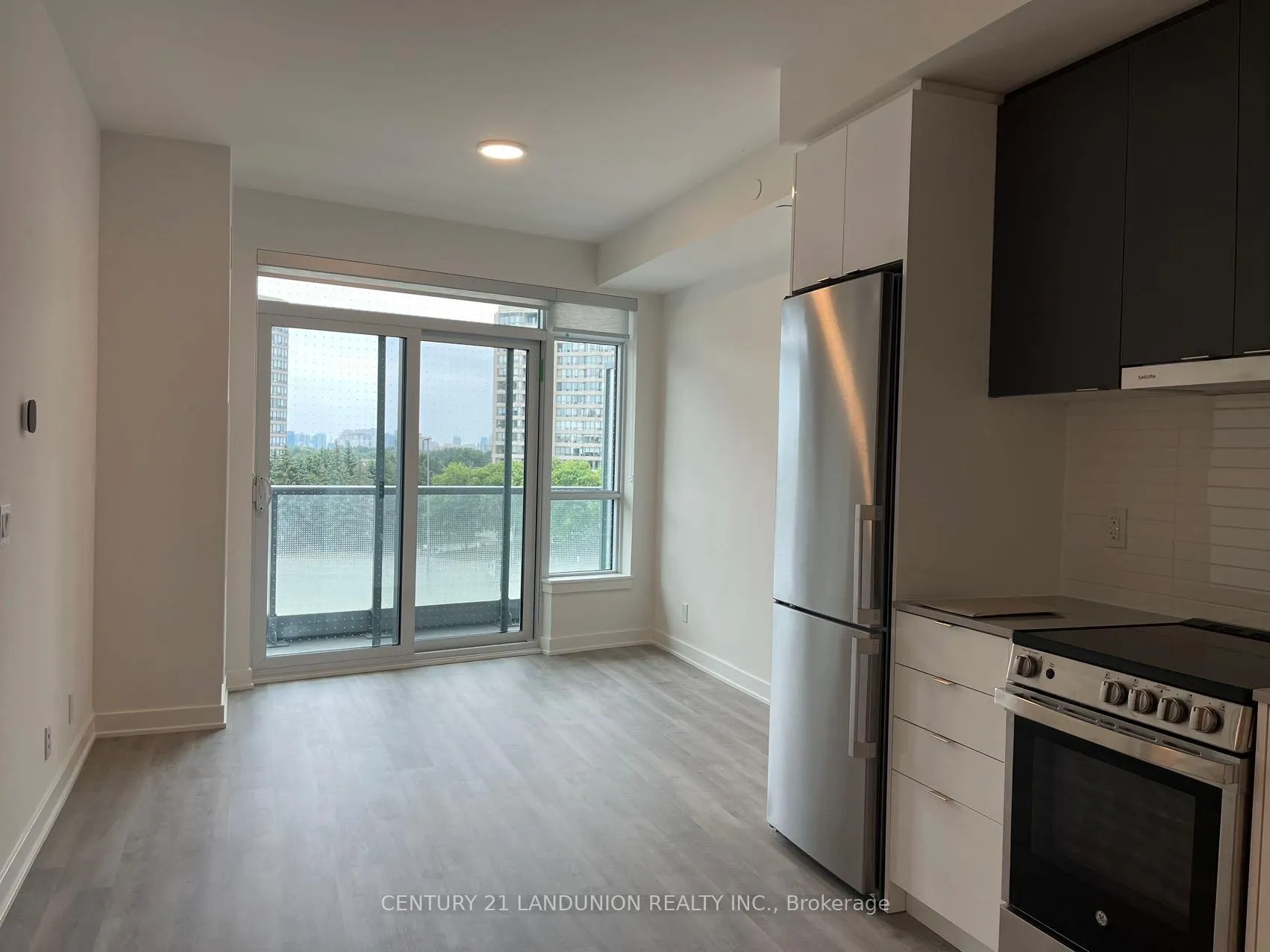 Photo 9 of Unit 306, 30 Upper Mall Way, Vaughan, Brownridge — HOMEH