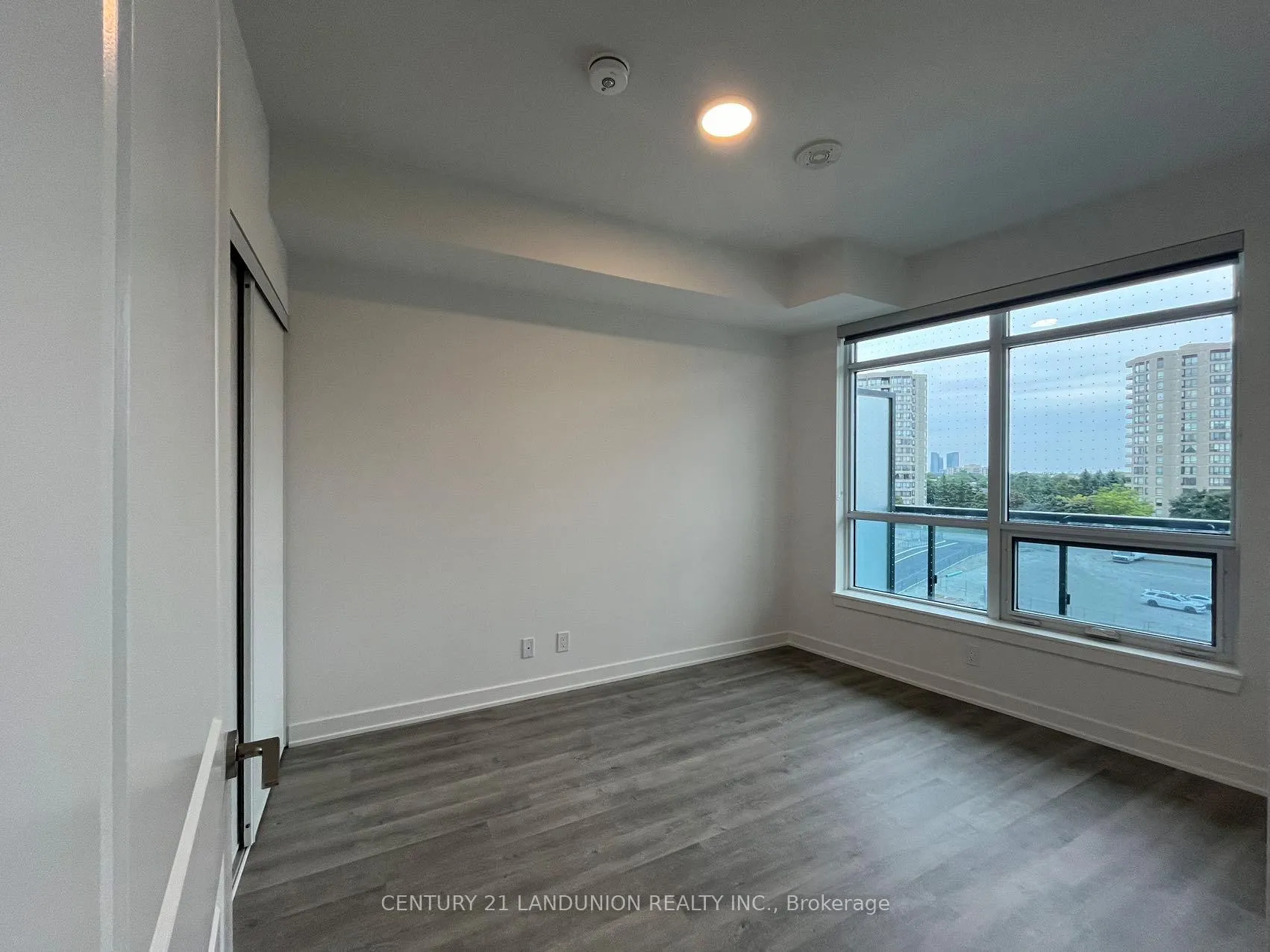 Photo 12 of Unit 306, 30 Upper Mall Way, Vaughan, Brownridge — HOMEH