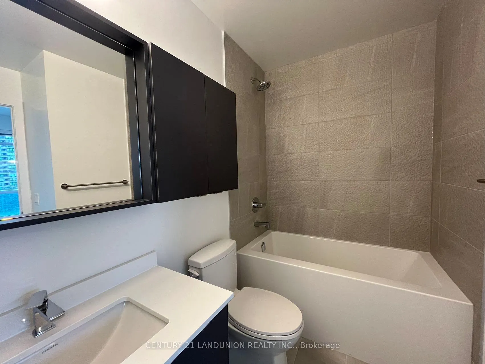 Photo 13 of Unit 306, 30 Upper Mall Way, Vaughan, Brownridge — HOMEH