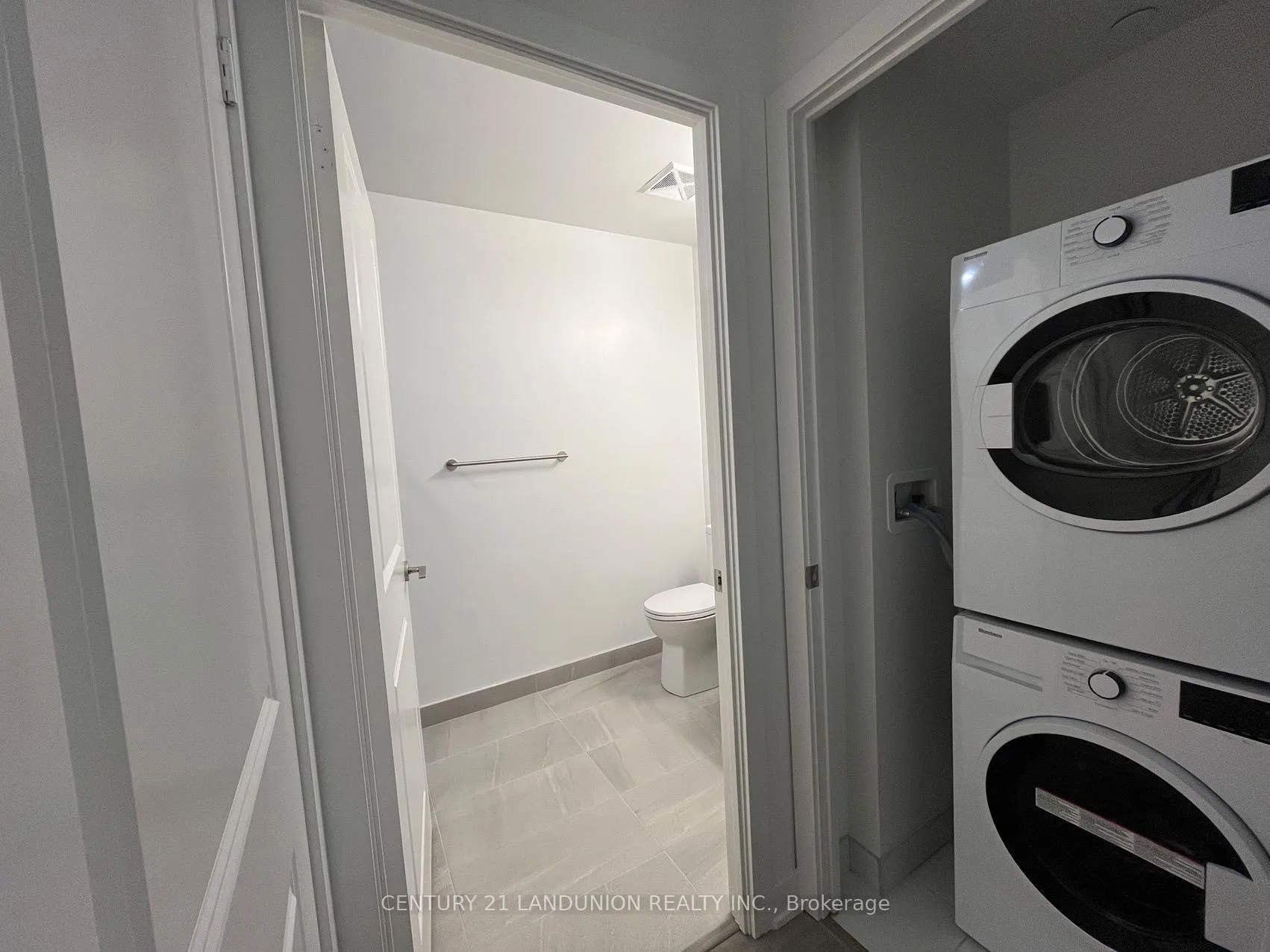 Photo 15 of Unit 306, 30 Upper Mall Way, Vaughan, Brownridge — HOMEH
