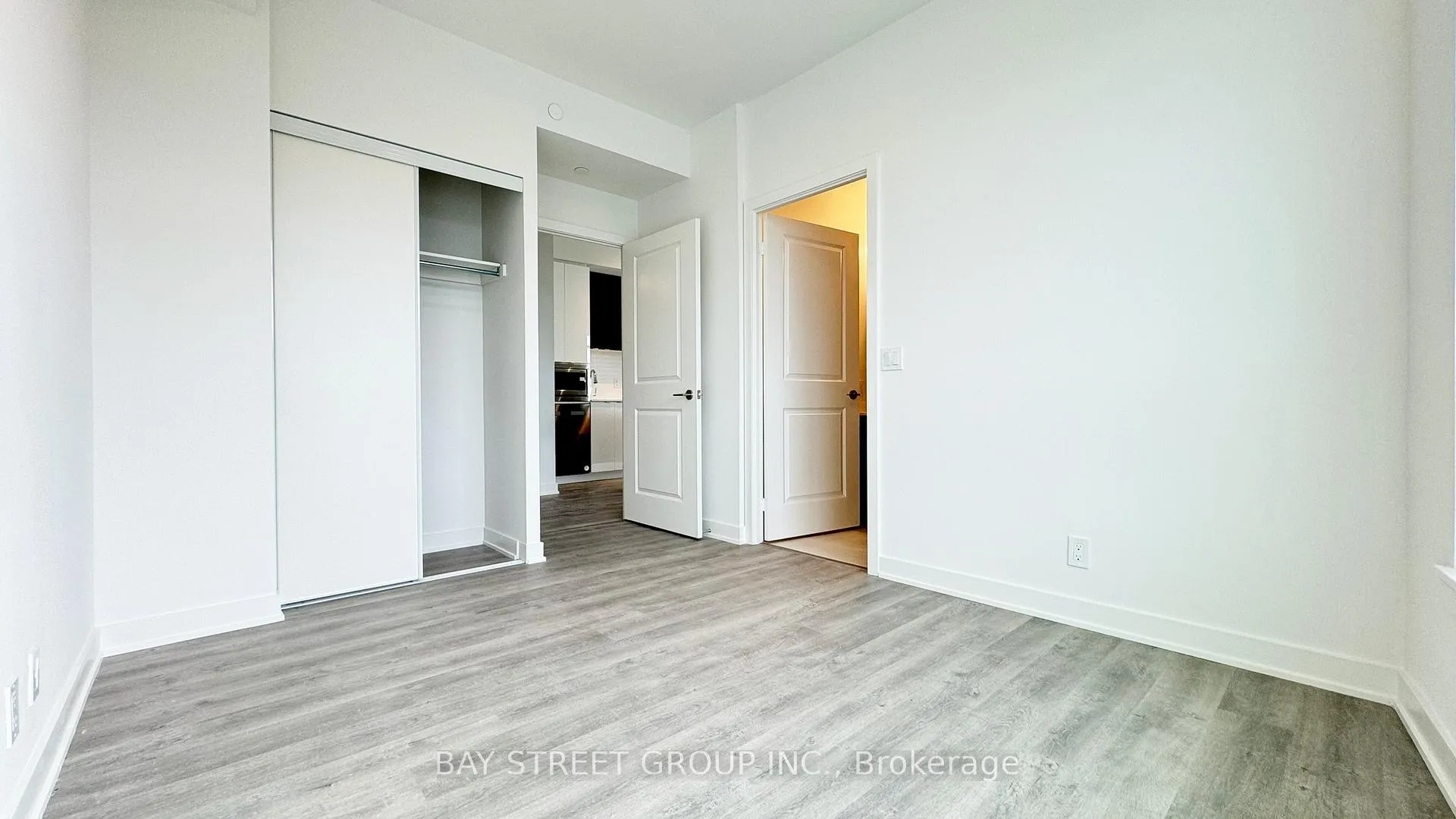 Photo 7 of Unit B-626, 50 Upper Mall Way, Vaughan, Brownridge — HOMEH
