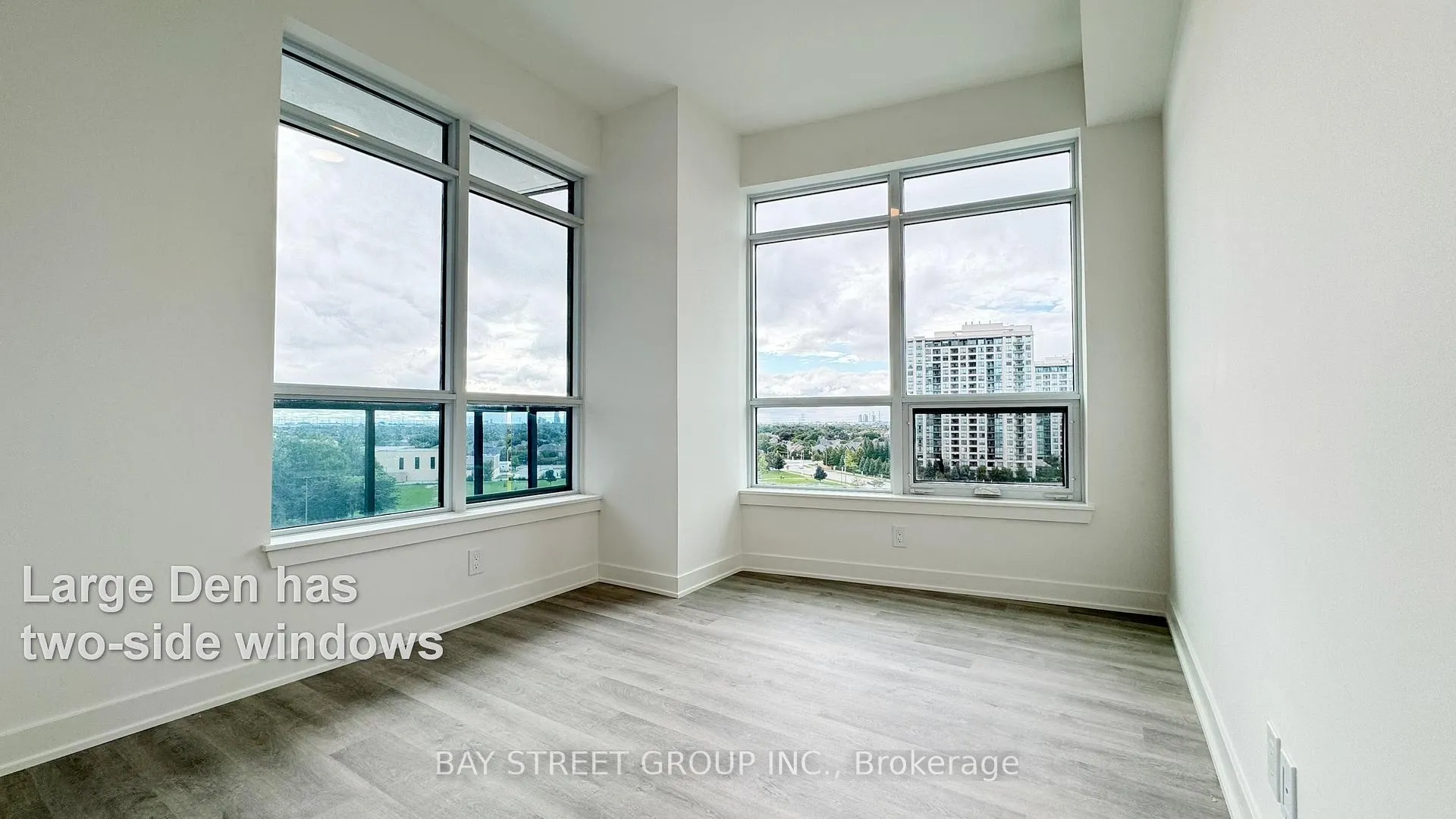 Photo 8 of Unit B-626, 50 Upper Mall Way, Vaughan, Brownridge — HOMEH