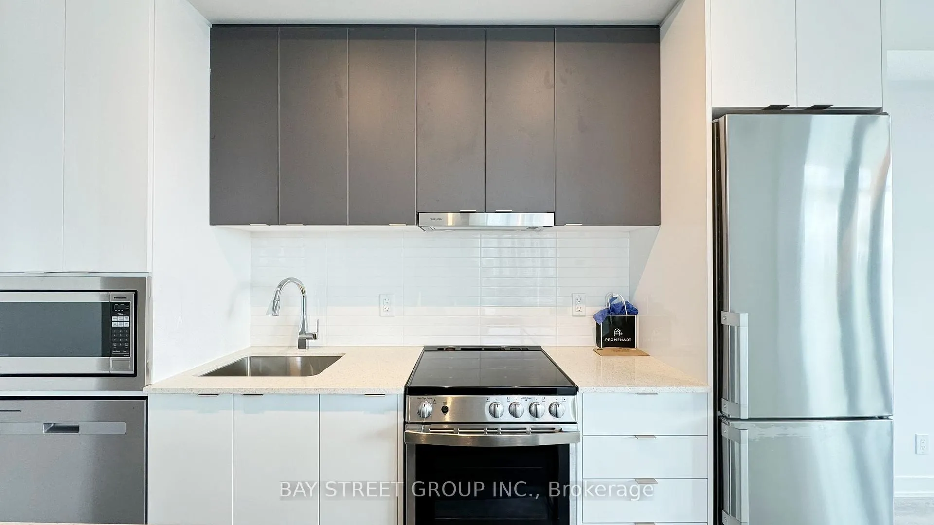 Photo 11 of Unit B-626, 50 Upper Mall Way, Vaughan, Brownridge — HOMEH