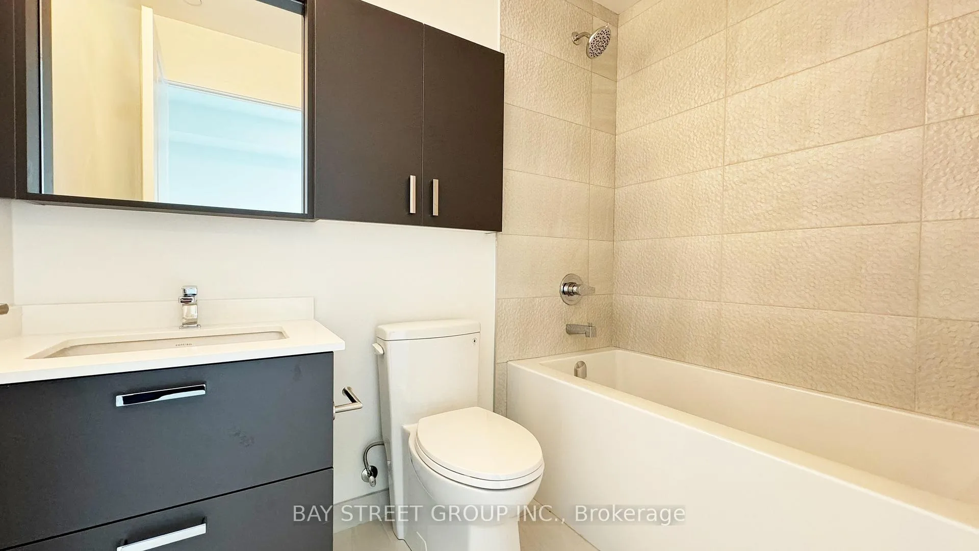 Photo 15 of Unit B-626, 50 Upper Mall Way, Vaughan, Brownridge — HOMEH