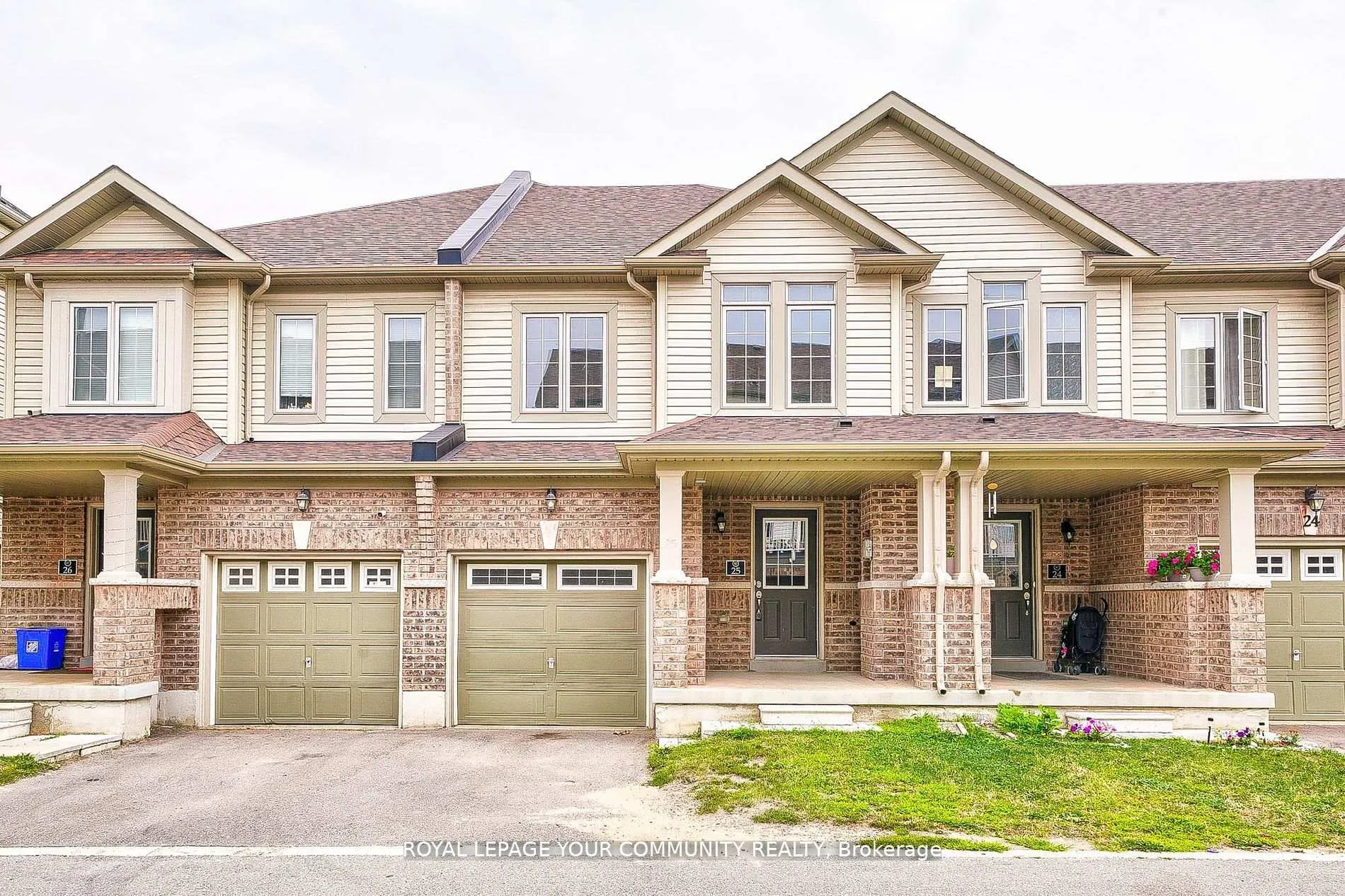 Front of Unit 25, 470 Linden Drive