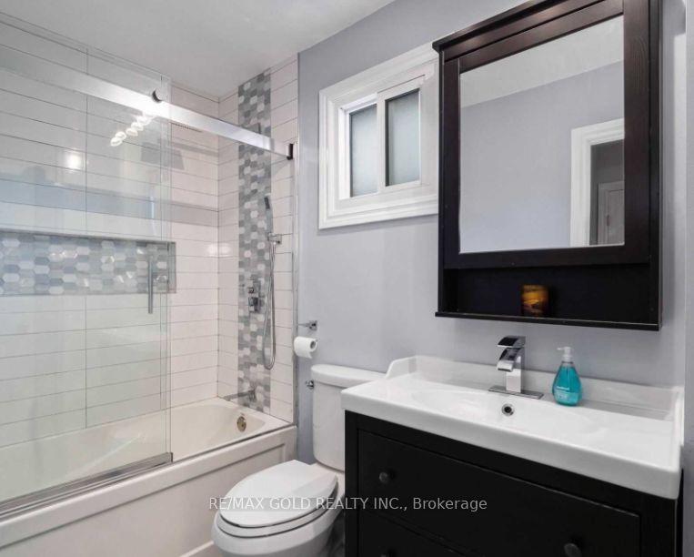 Photo 10 of 16 Wildercroft Avenue, Brampton, Brampton North — HOMEH