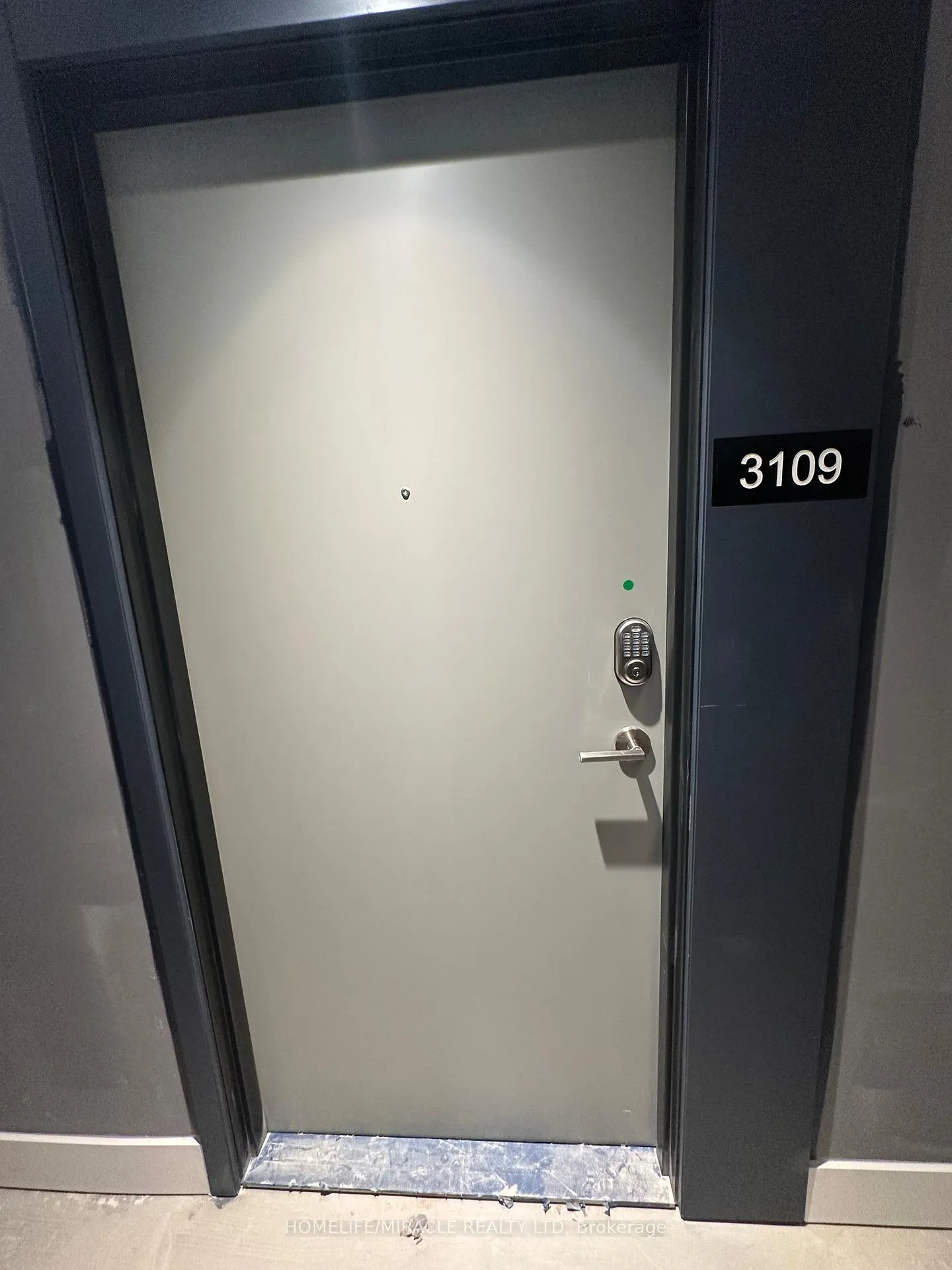 Photo 3 of Unit A-3109, 30 Upper Mall Way, Vaughan, Brownridge — HOMEH