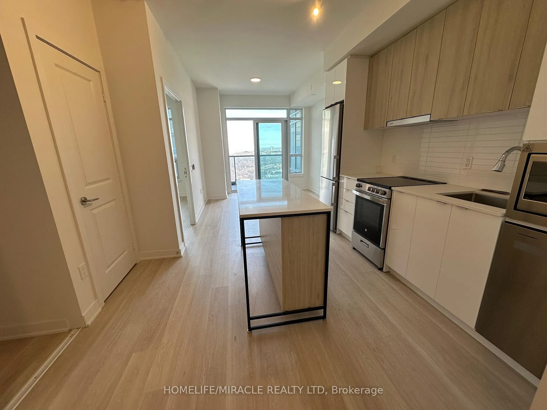 Photo 6 of Unit A-3109, 30 Upper Mall Way, Vaughan, Brownridge — HOMEH