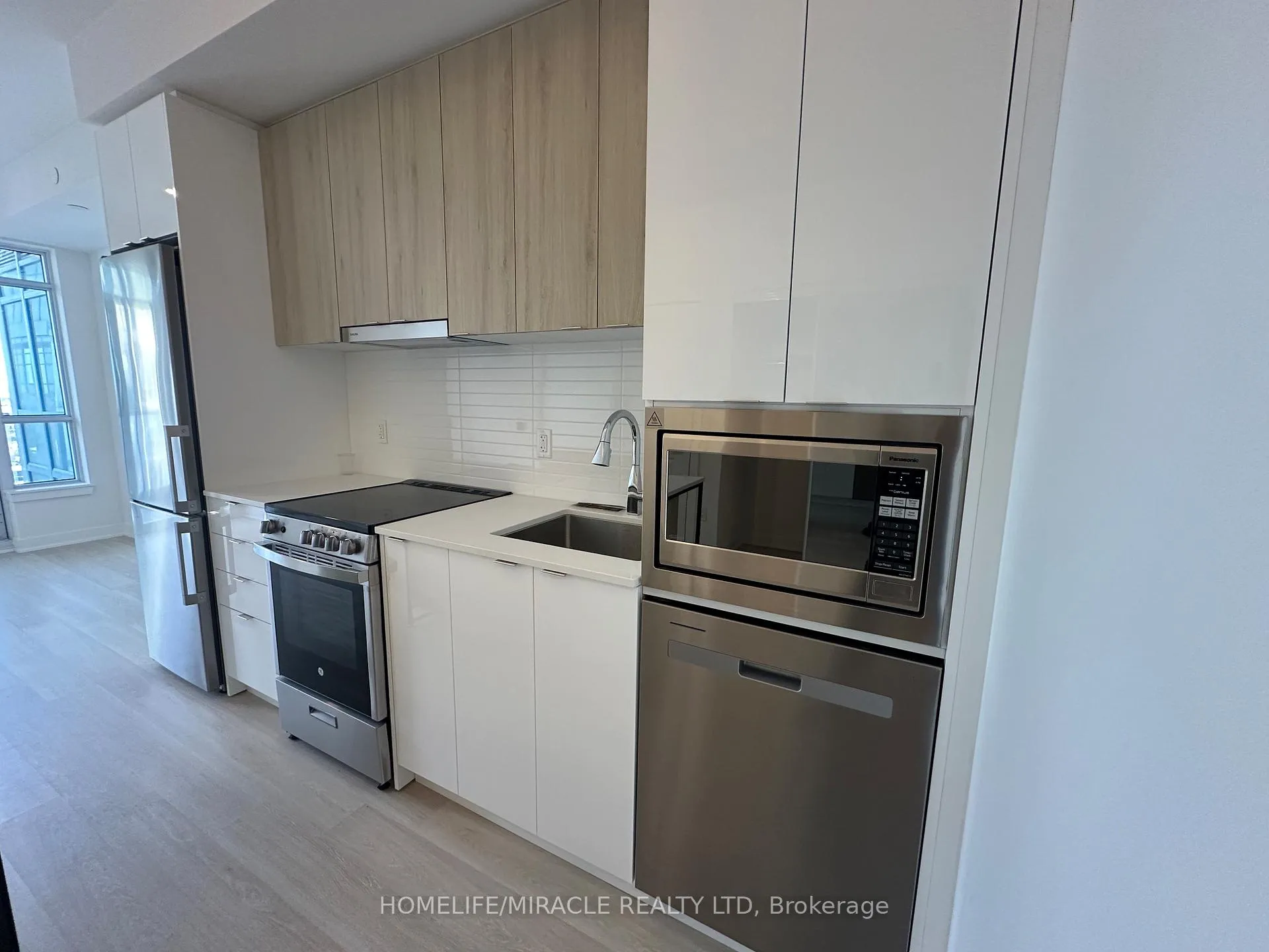 Photo 7 of Unit A-3109, 30 Upper Mall Way, Vaughan, Brownridge — HOMEH
