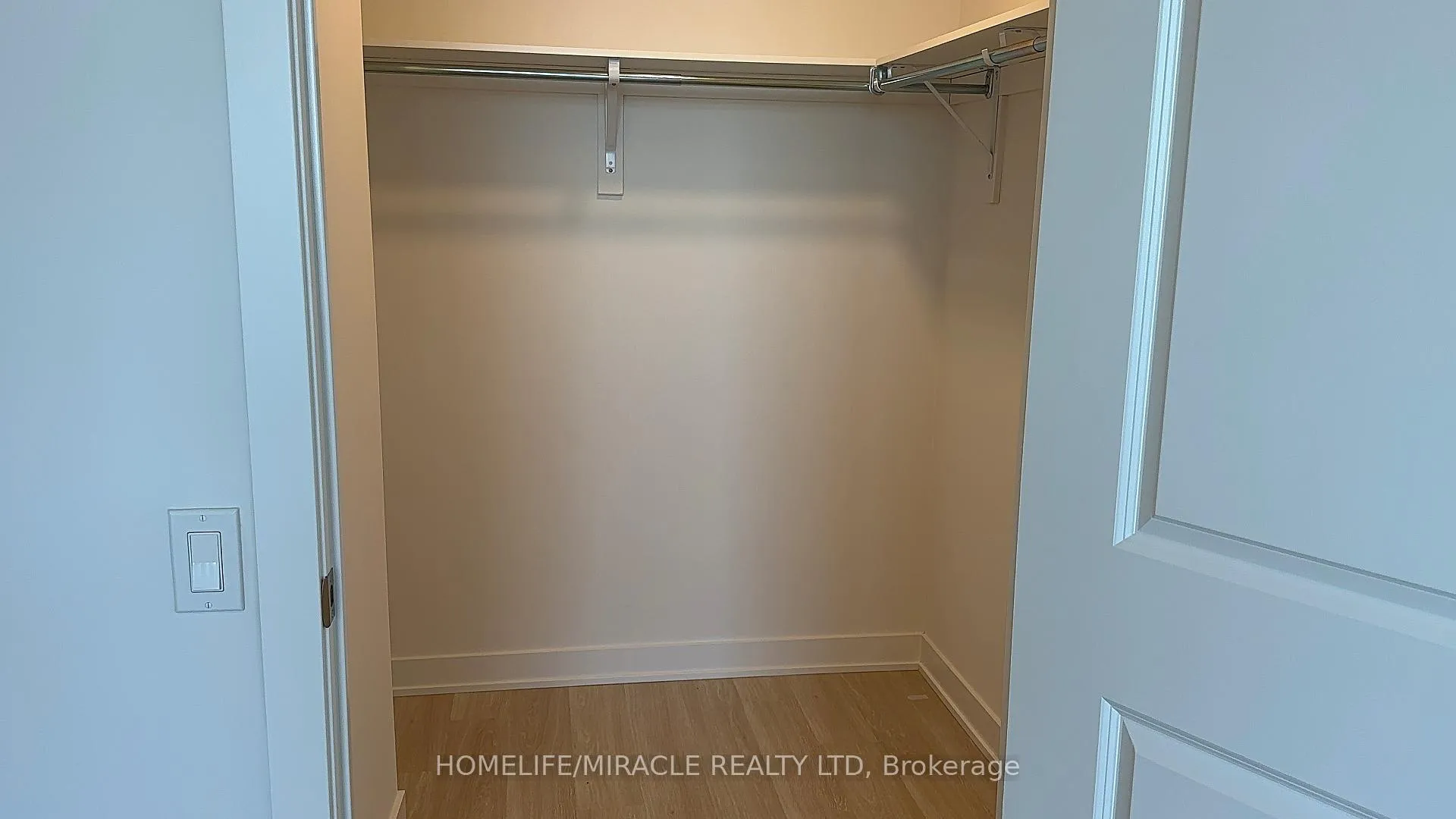 Photo 13 of Unit A-3109, 30 Upper Mall Way, Vaughan, Brownridge — HOMEH