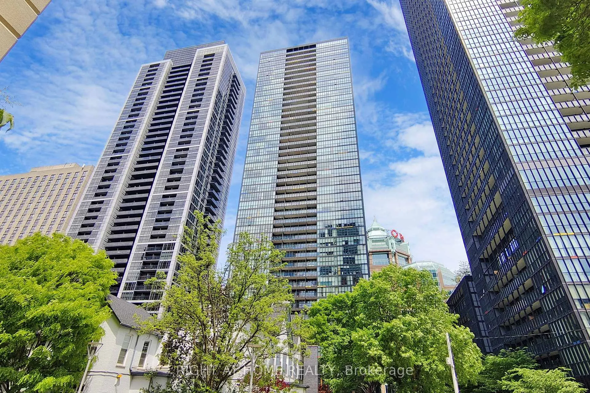 Front of Unit 3703, 110 Charles Street E