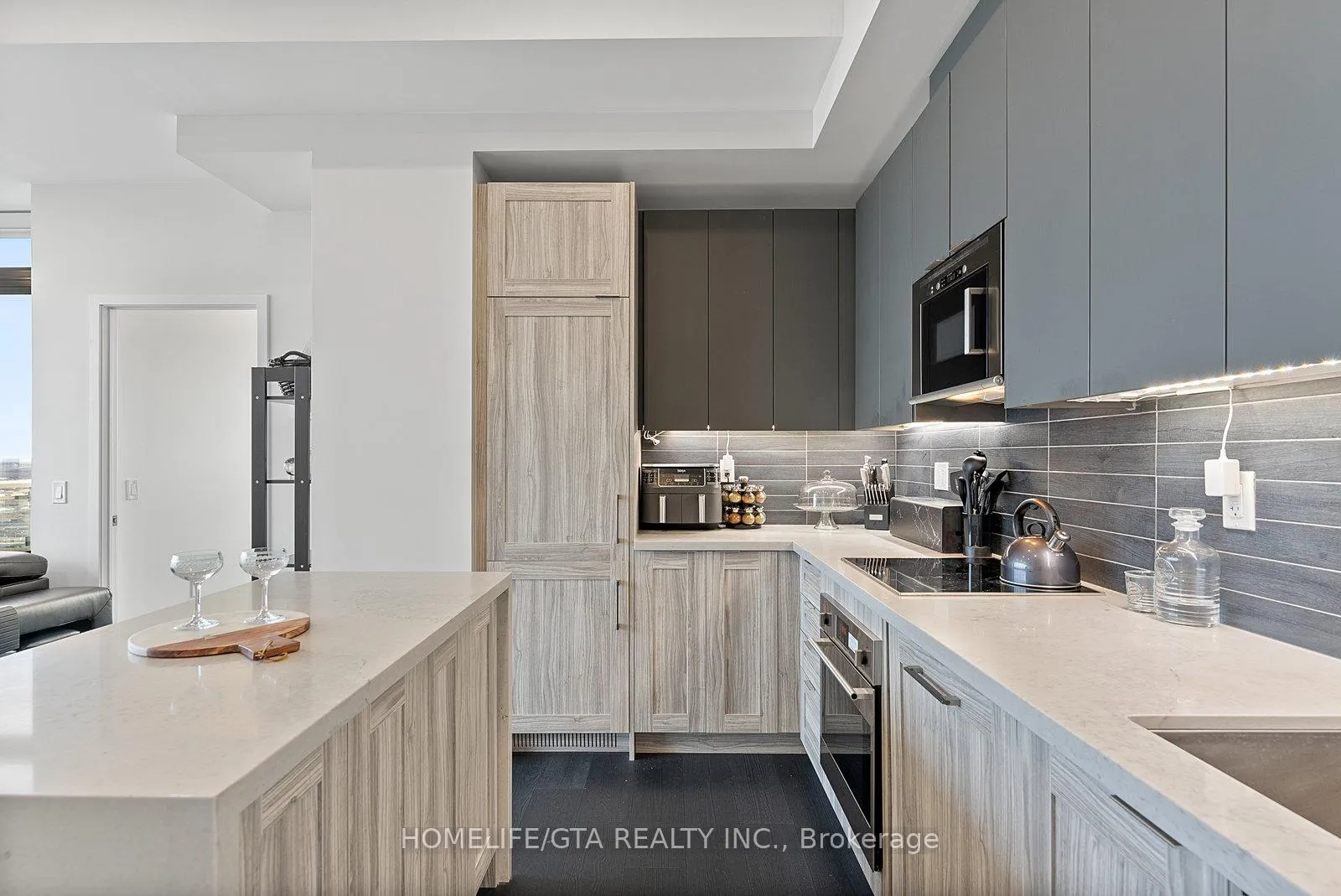 Photo 5 of Unit 3708, 2916 Highway 7, Vaughan, Concord — HOMEH