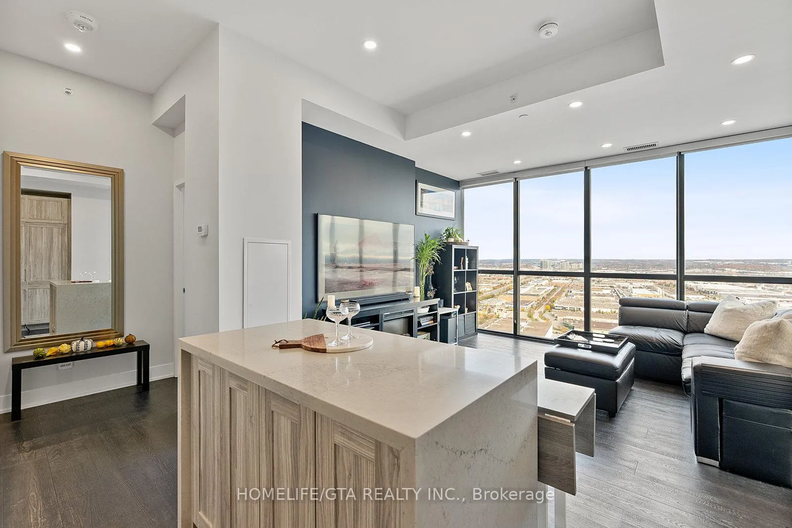 Photo 6 of Unit 3708, 2916 Highway 7, Vaughan, Concord — HOMEH