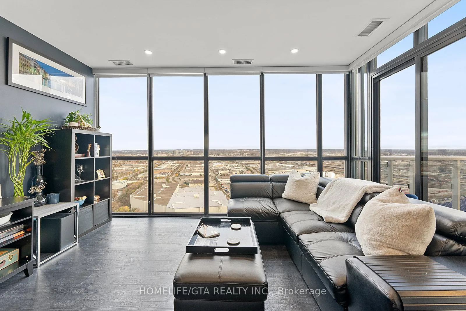 Photo 12 of Unit 3708, 2916 Highway 7, Vaughan, Concord — HOMEH