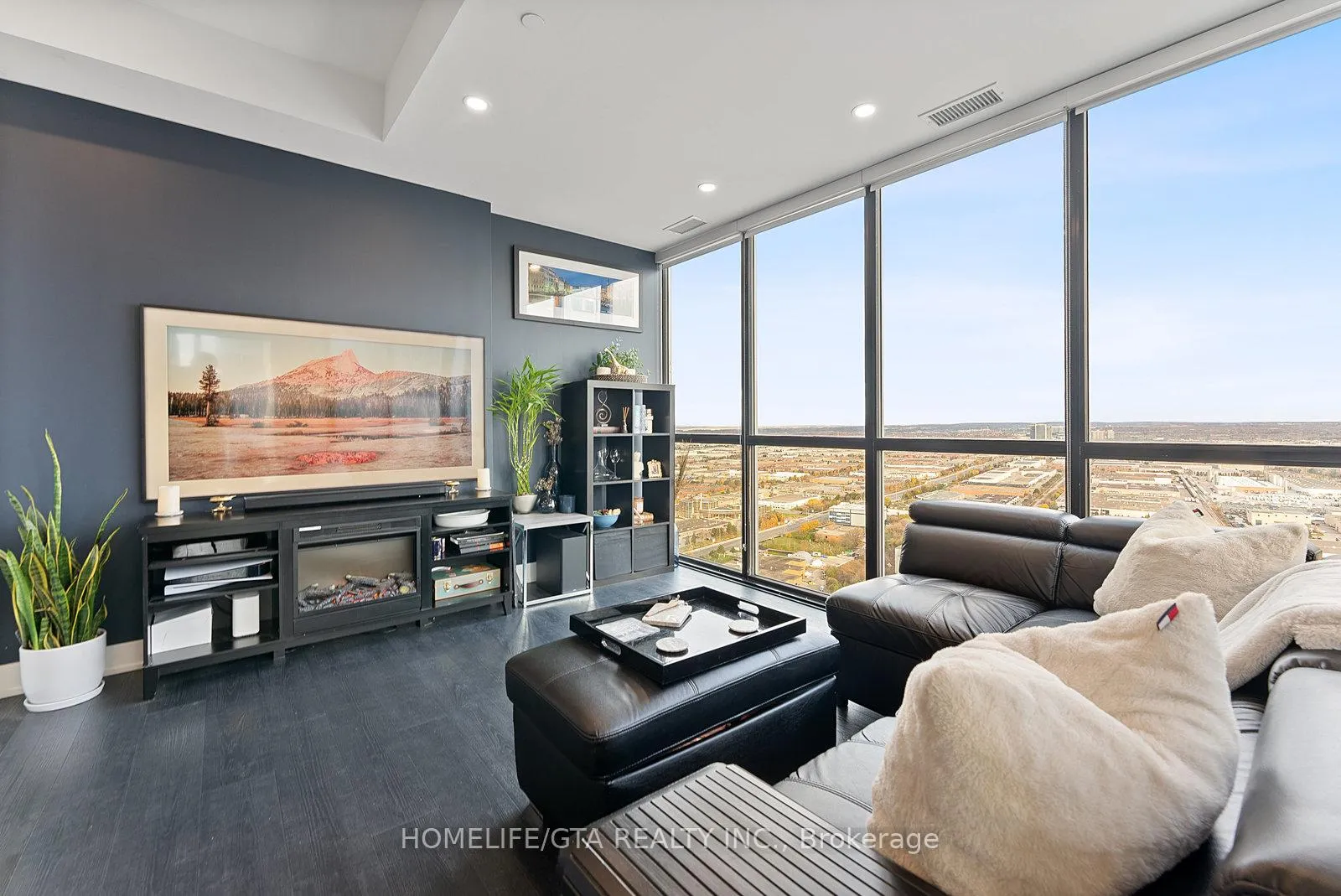 Photo 13 of Unit 3708, 2916 Highway 7, Vaughan, Concord — HOMEH