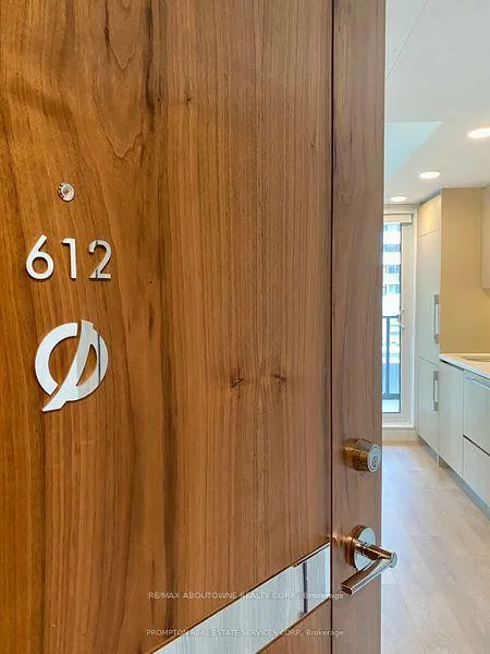Front of Unit 612, 38 Widmer Street