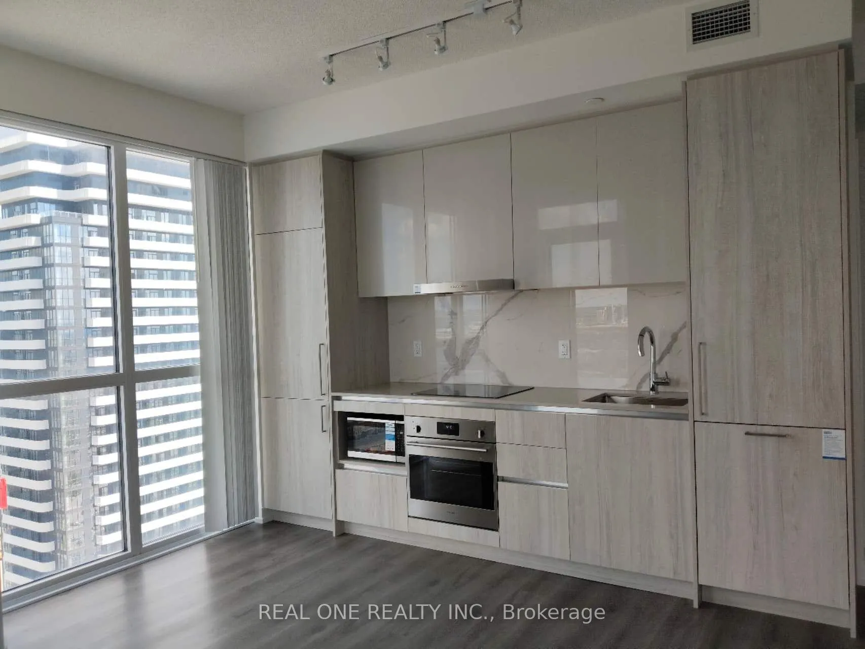Photo 1 of Unit 3912, 225 Commerce Street, Vaughan, Vaughan Corporate Centre — HOMEH