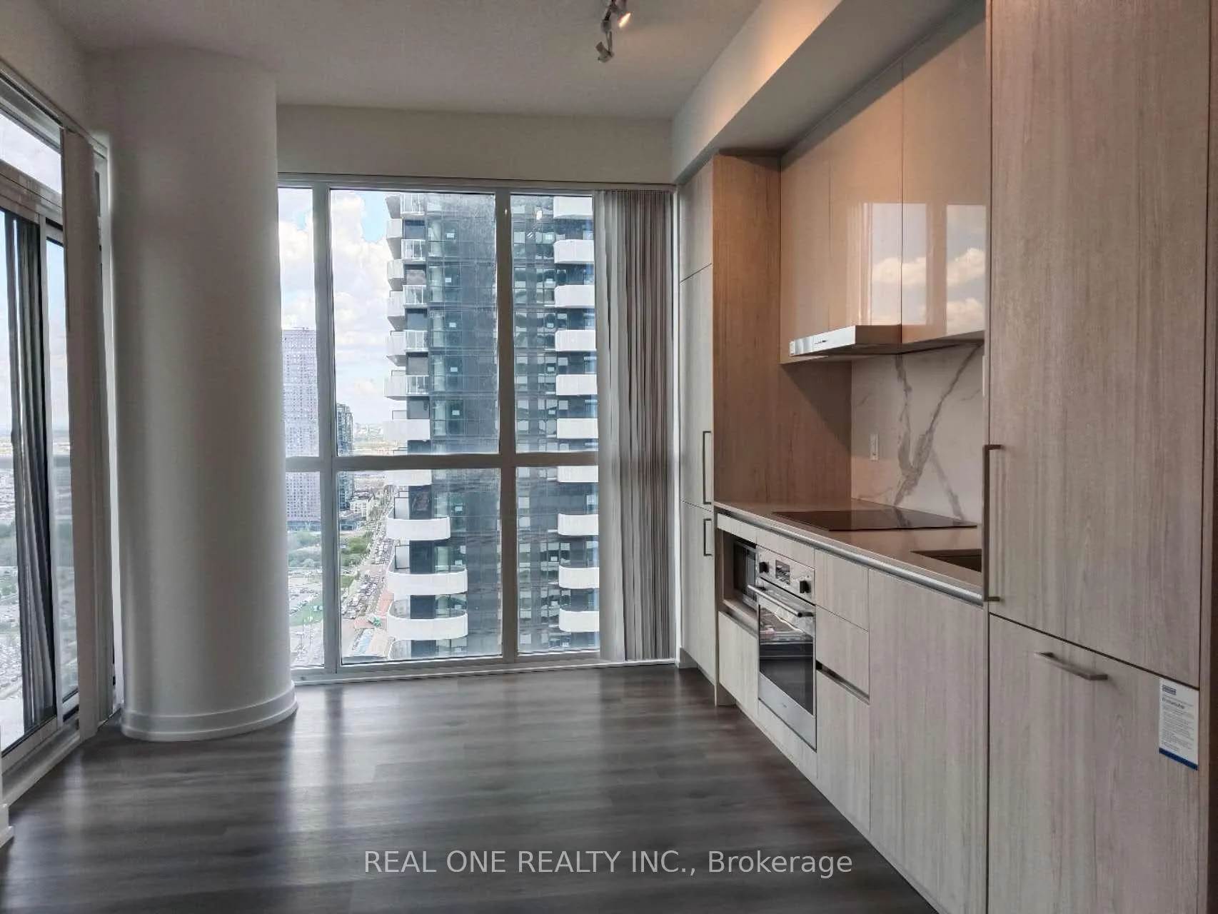 Photo 3 of Unit 3912, 225 Commerce Street, Vaughan, Vaughan Corporate Centre — HOMEH