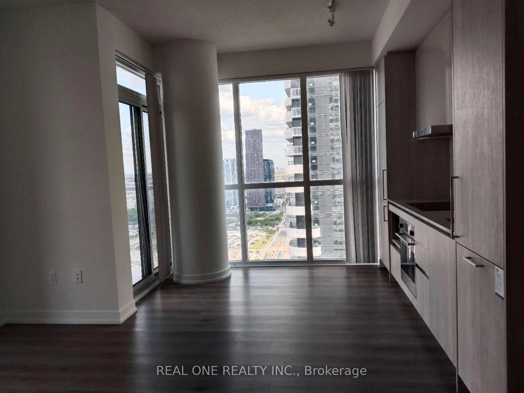 Photo 4 of Unit 3912, 225 Commerce Street, Vaughan, Vaughan Corporate Centre — HOMEH