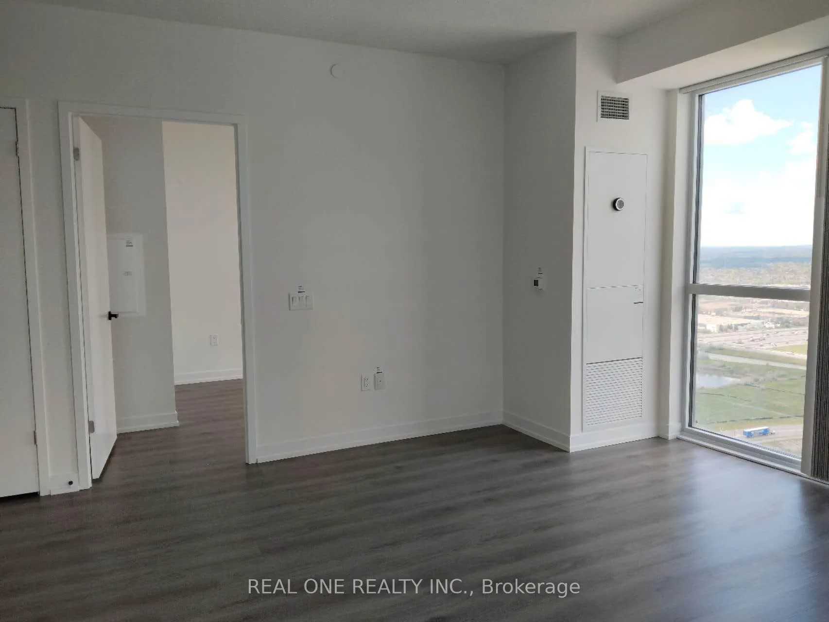 Photo 5 of Unit 3912, 225 Commerce Street, Vaughan, Vaughan Corporate Centre — HOMEH