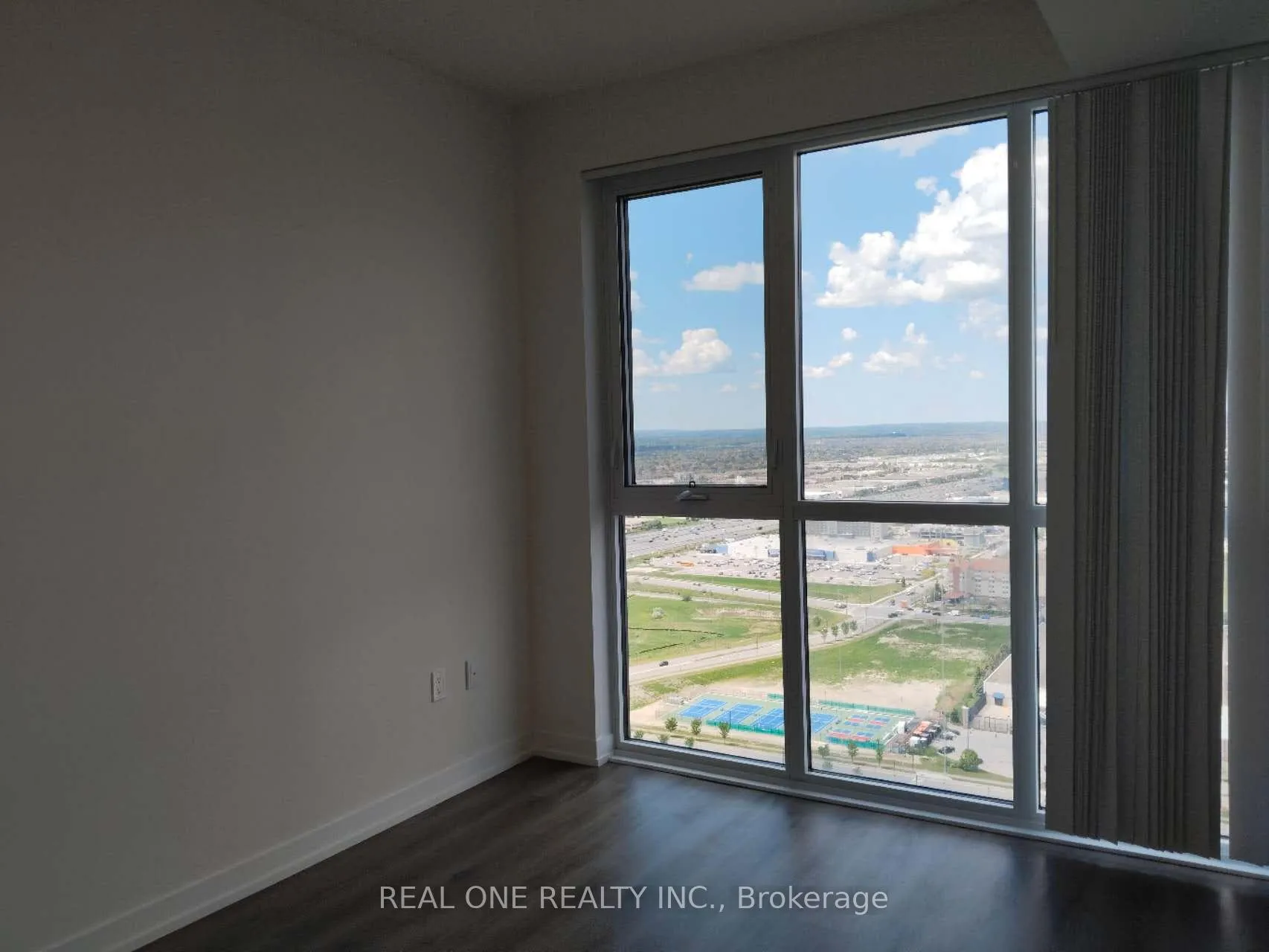 Photo 9 of Unit 3912, 225 Commerce Street, Vaughan, Vaughan Corporate Centre — HOMEH