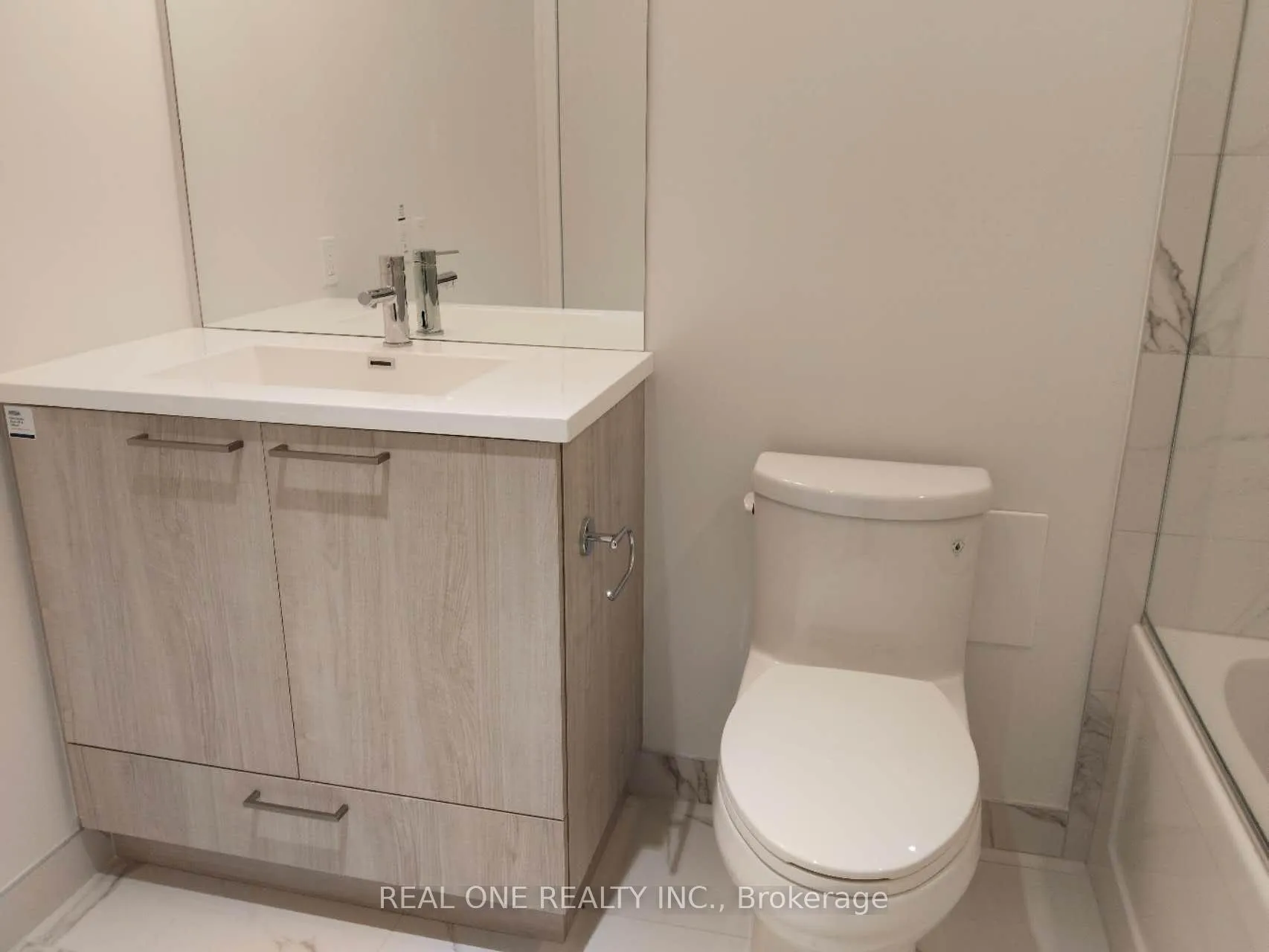 Photo 11 of Unit 3912, 225 Commerce Street, Vaughan, Vaughan Corporate Centre — HOMEH