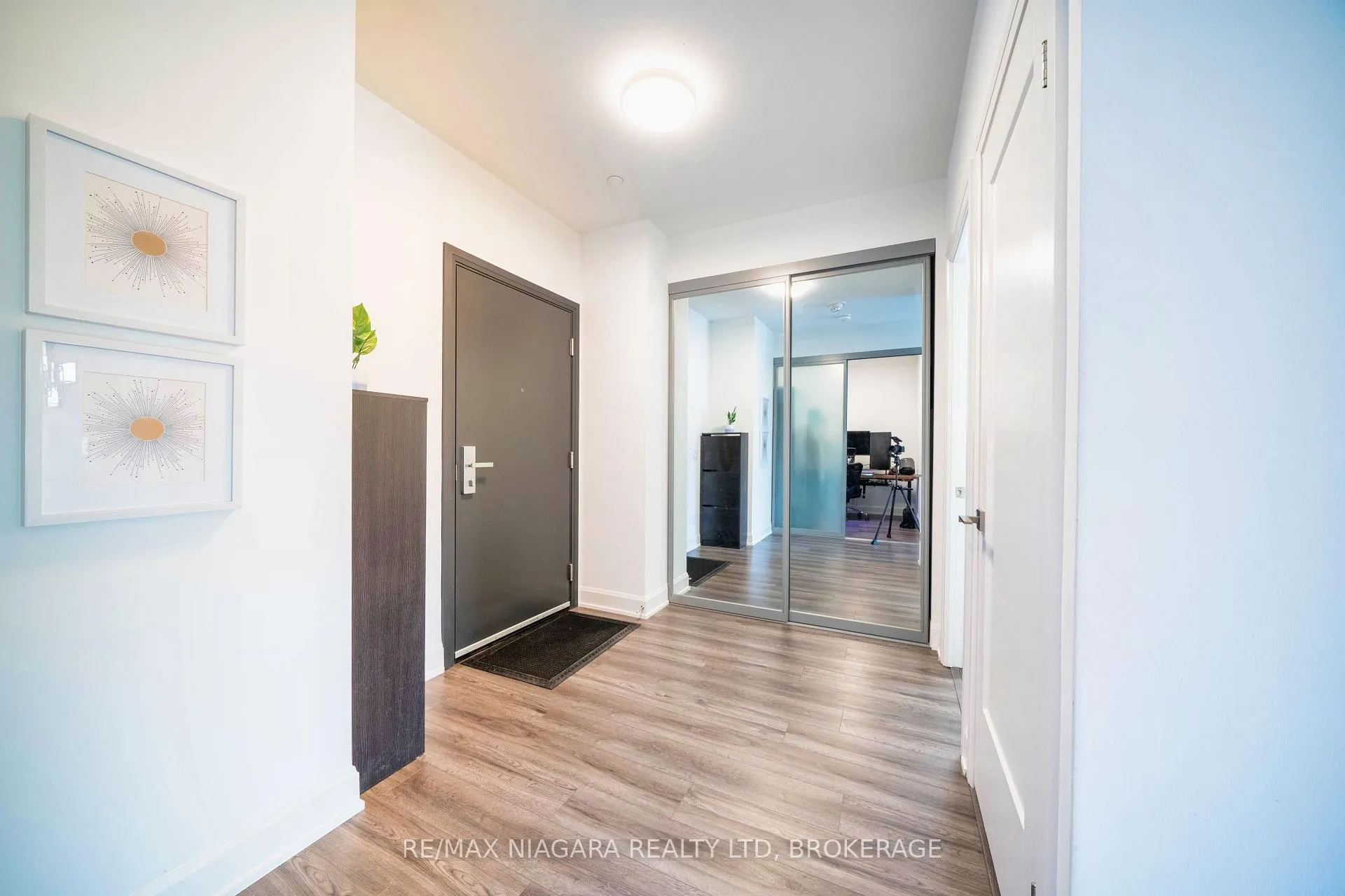 Photo 6 of Unit 105, 12 Gandhi Lane, Markham, Commerce Valley — HOMEH