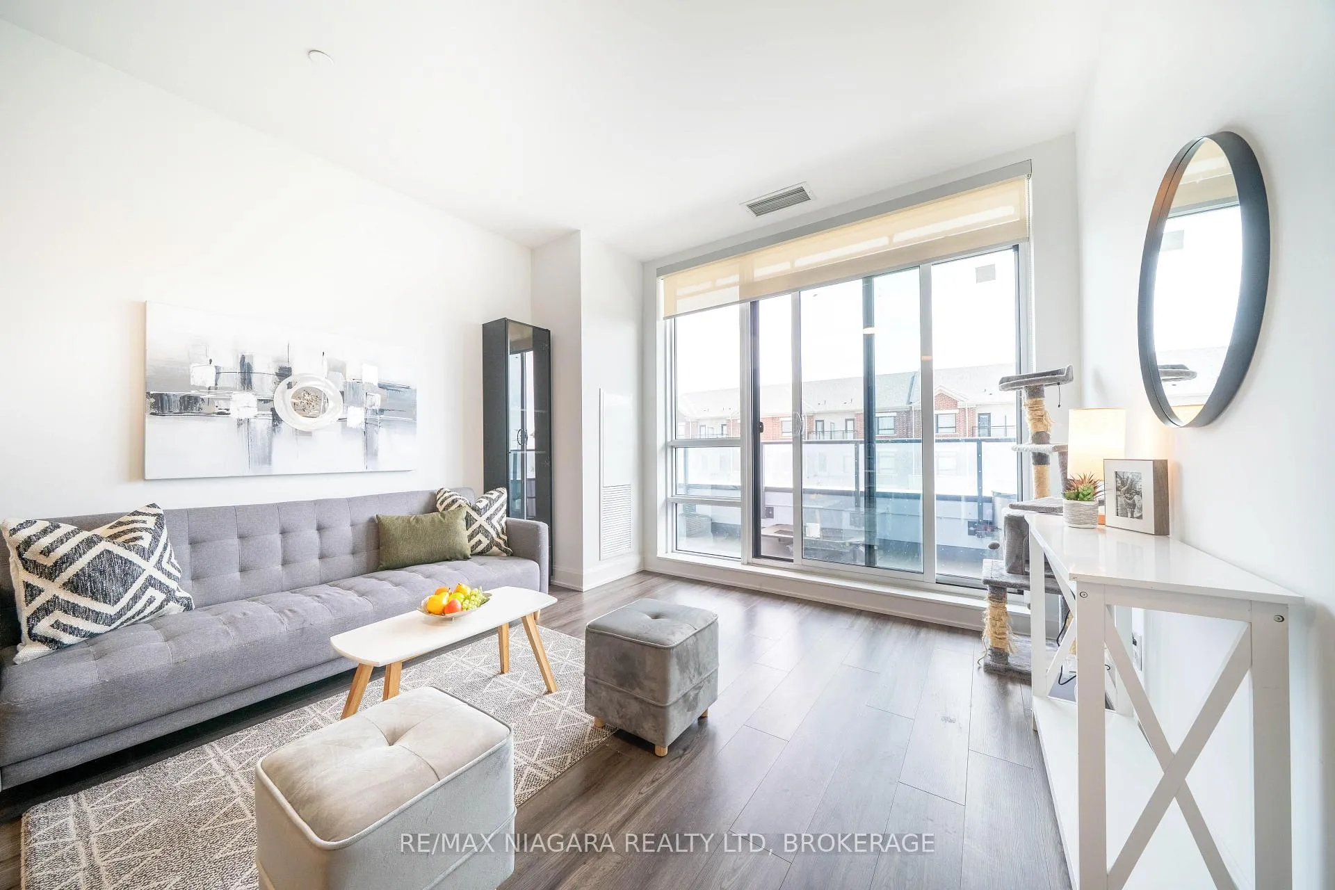 Photo 12 of Unit 105, 12 Gandhi Lane, Markham, Commerce Valley — HOMEH