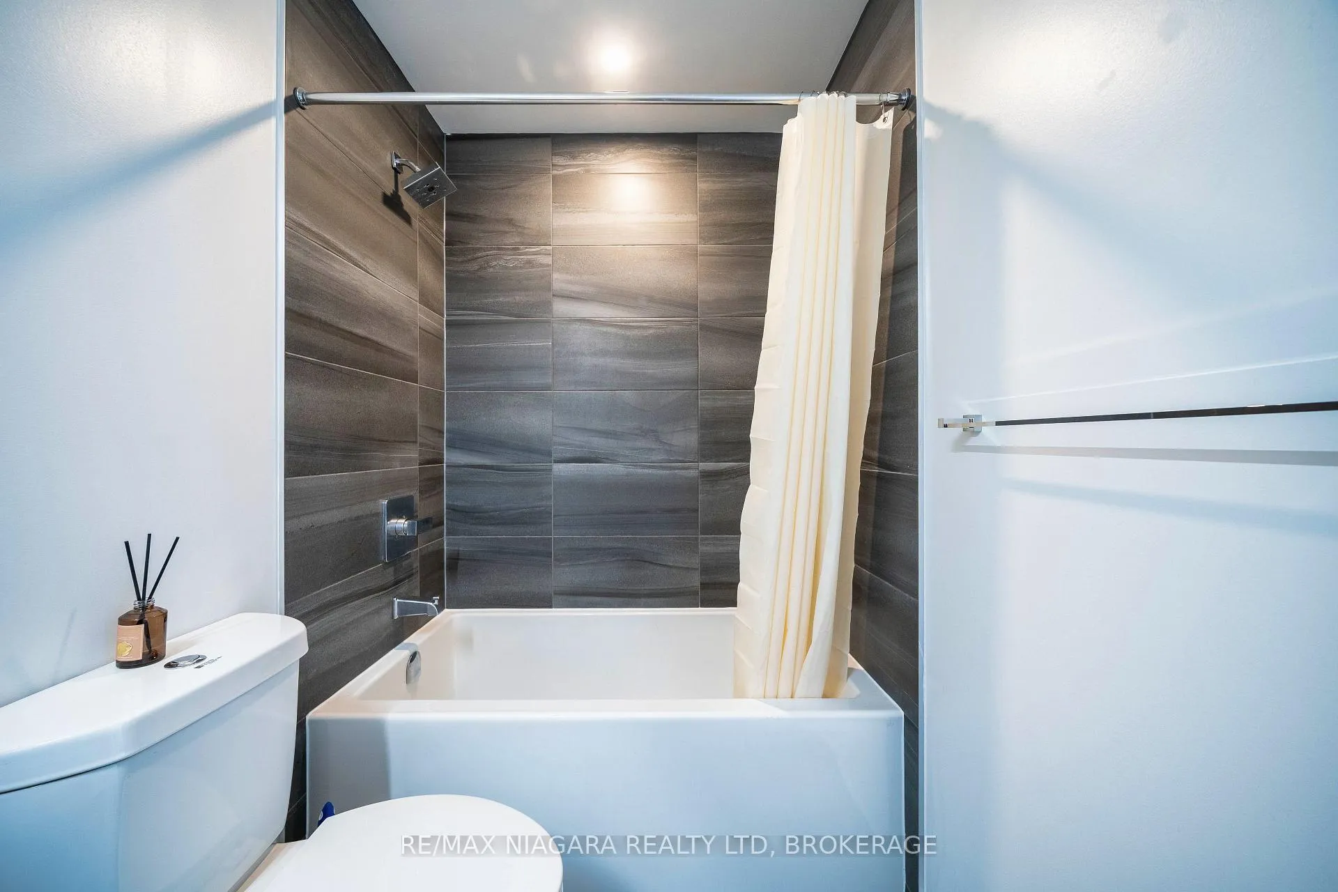 Photo 29 of Unit 105, 12 Gandhi Lane, Markham, Commerce Valley — HOMEH