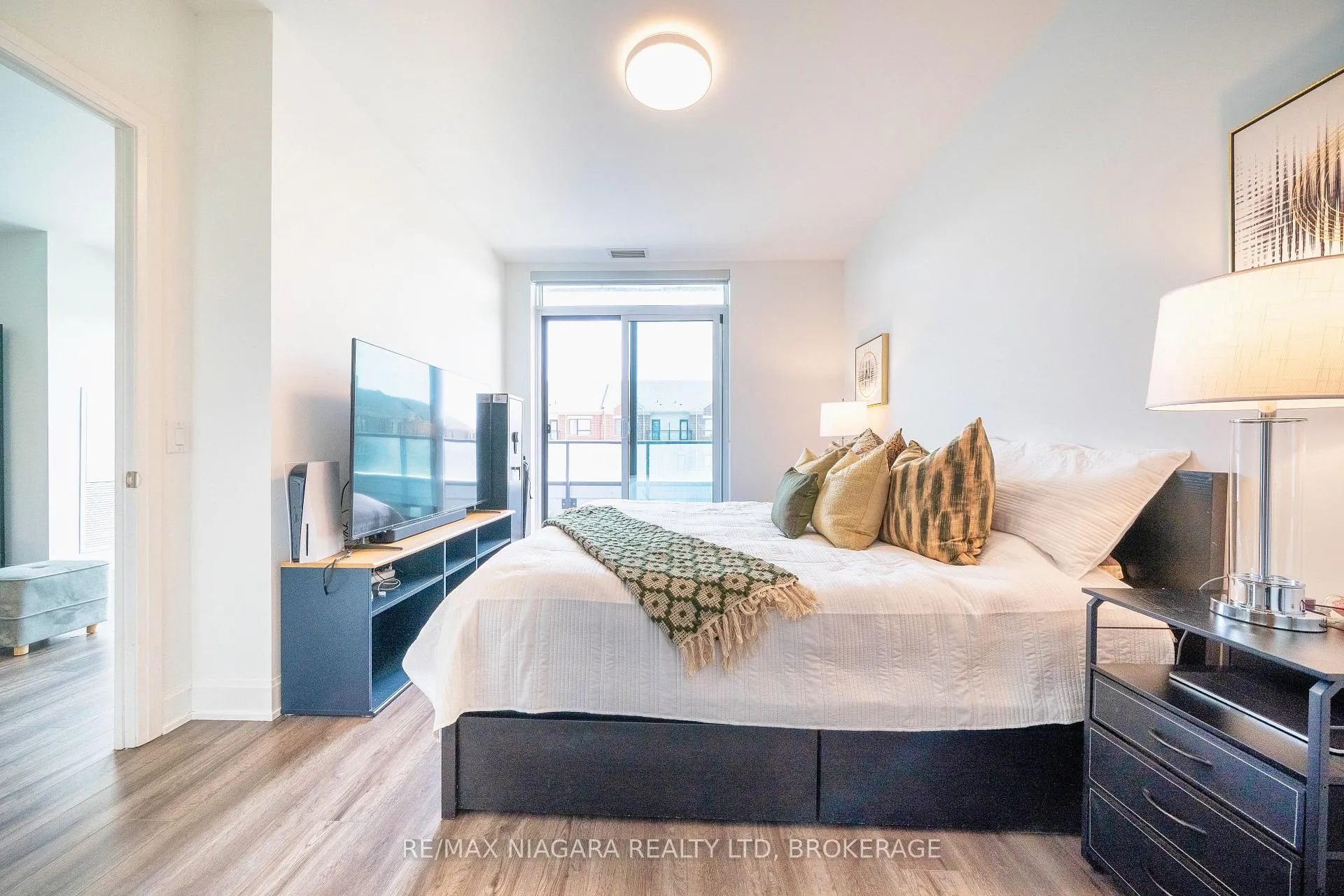 Photo 32 of Unit 105, 12 Gandhi Lane, Markham, Commerce Valley — HOMEH