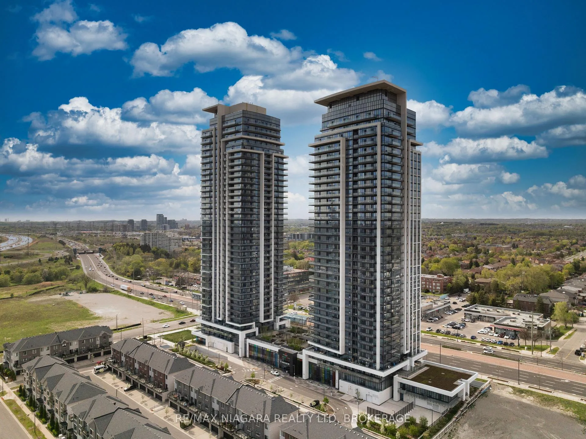 Photo 42 of Unit 105, 12 Gandhi Lane, Markham, Commerce Valley — HOMEH