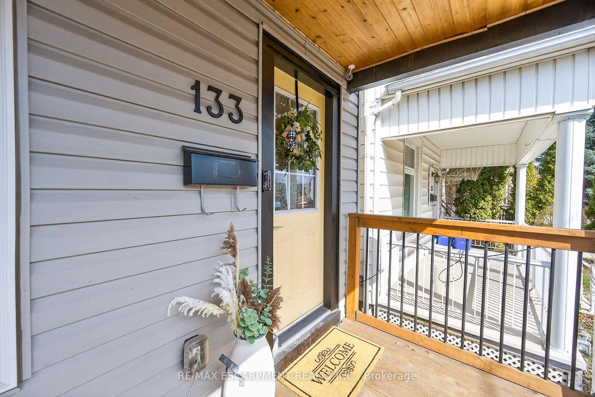 Photo 3 of 133 Avondale Street, Hamilton, Crown Point — HOMEH