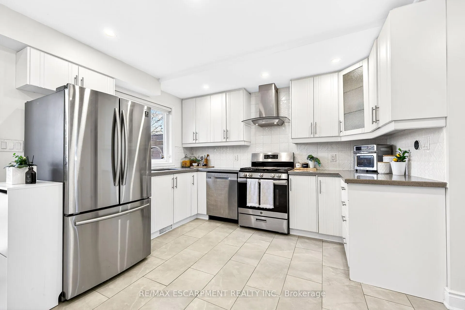 Photo 8 of 133 Avondale Street, Hamilton, Crown Point — HOMEH