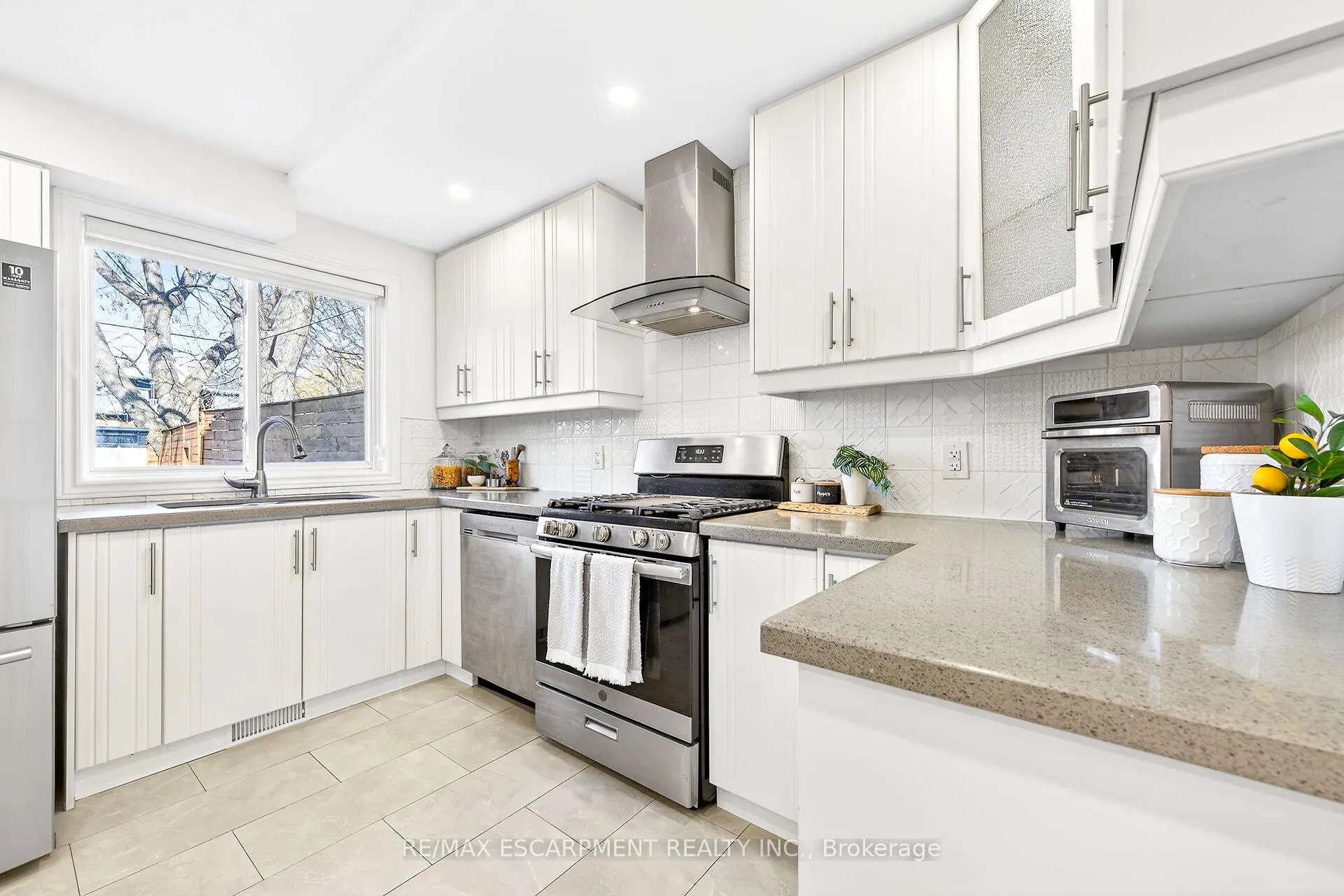 Photo 9 of 133 Avondale Street, Hamilton, Crown Point — HOMEH