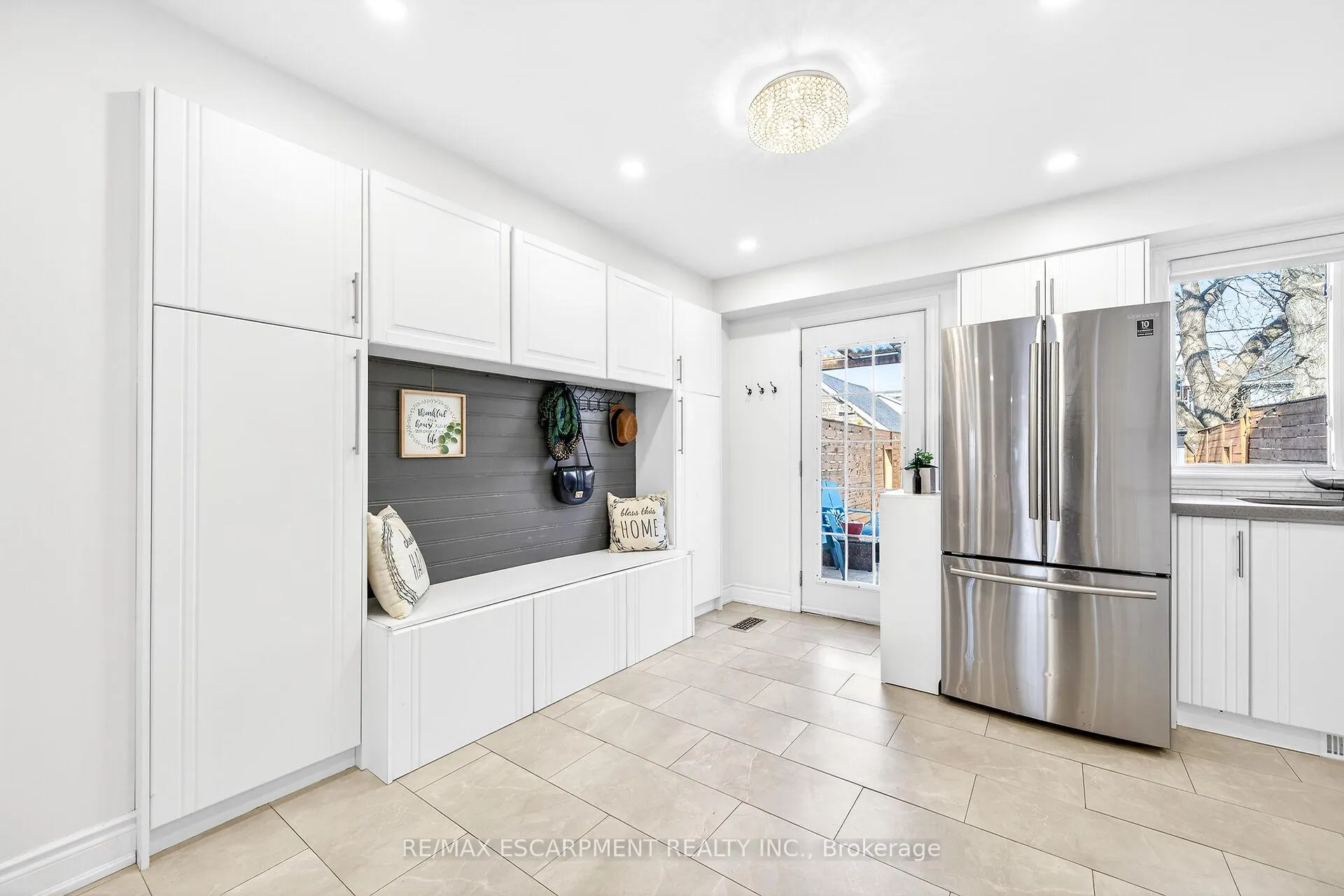 Photo 11 of 133 Avondale Street, Hamilton, Crown Point — HOMEH