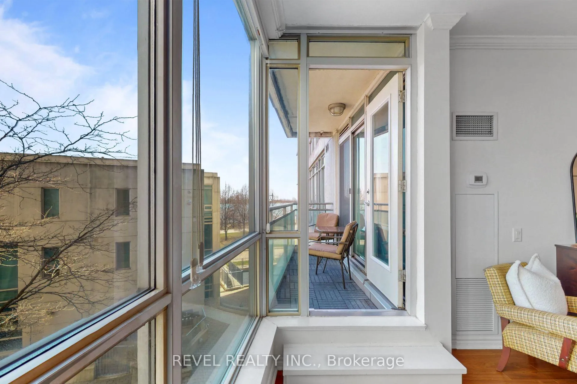 Photo 11 of Unit 303, 5 Marine Parade Drive, Etobicoke, Mimico — HOMEH