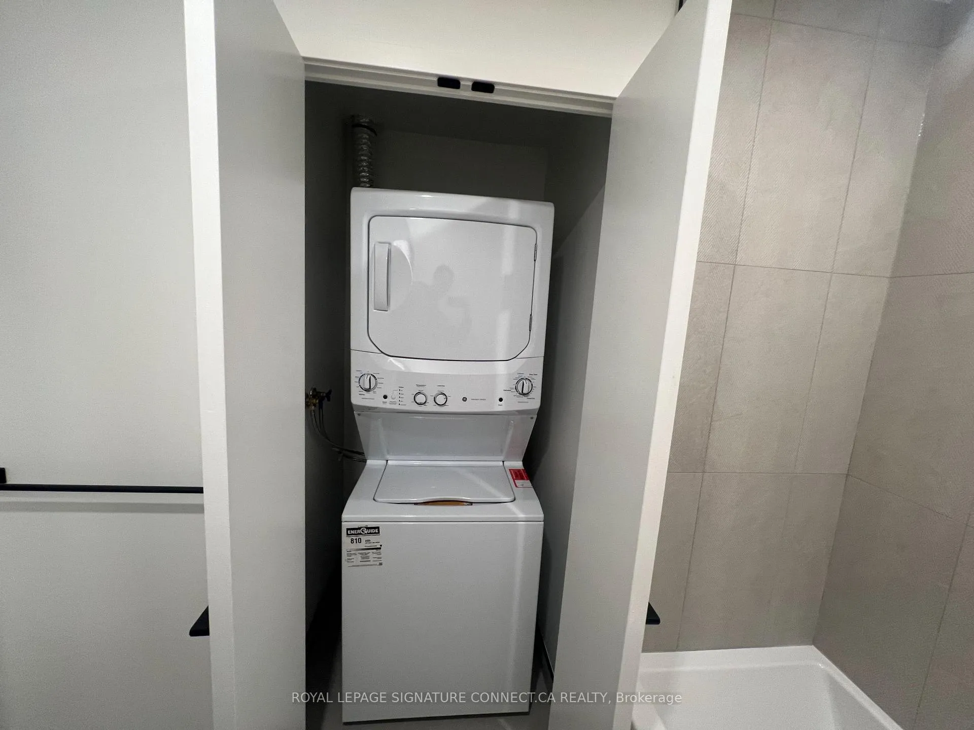 Photo 4 of Unit 321, 1050 Eastern Avenue, Toronto, Woodbine Corridor — HOMEH