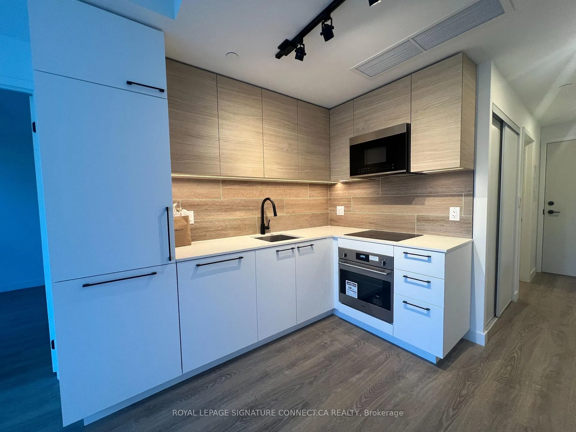 Photo 7 of Unit 321, 1050 Eastern Avenue, Toronto, Woodbine Corridor — HOMEH