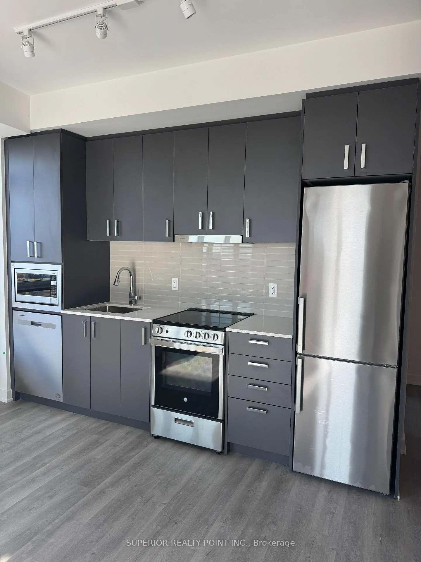 Photo 3 of Unit 1905, 30 Upper Mall Way, Vaughan, Brownridge — HOMEH