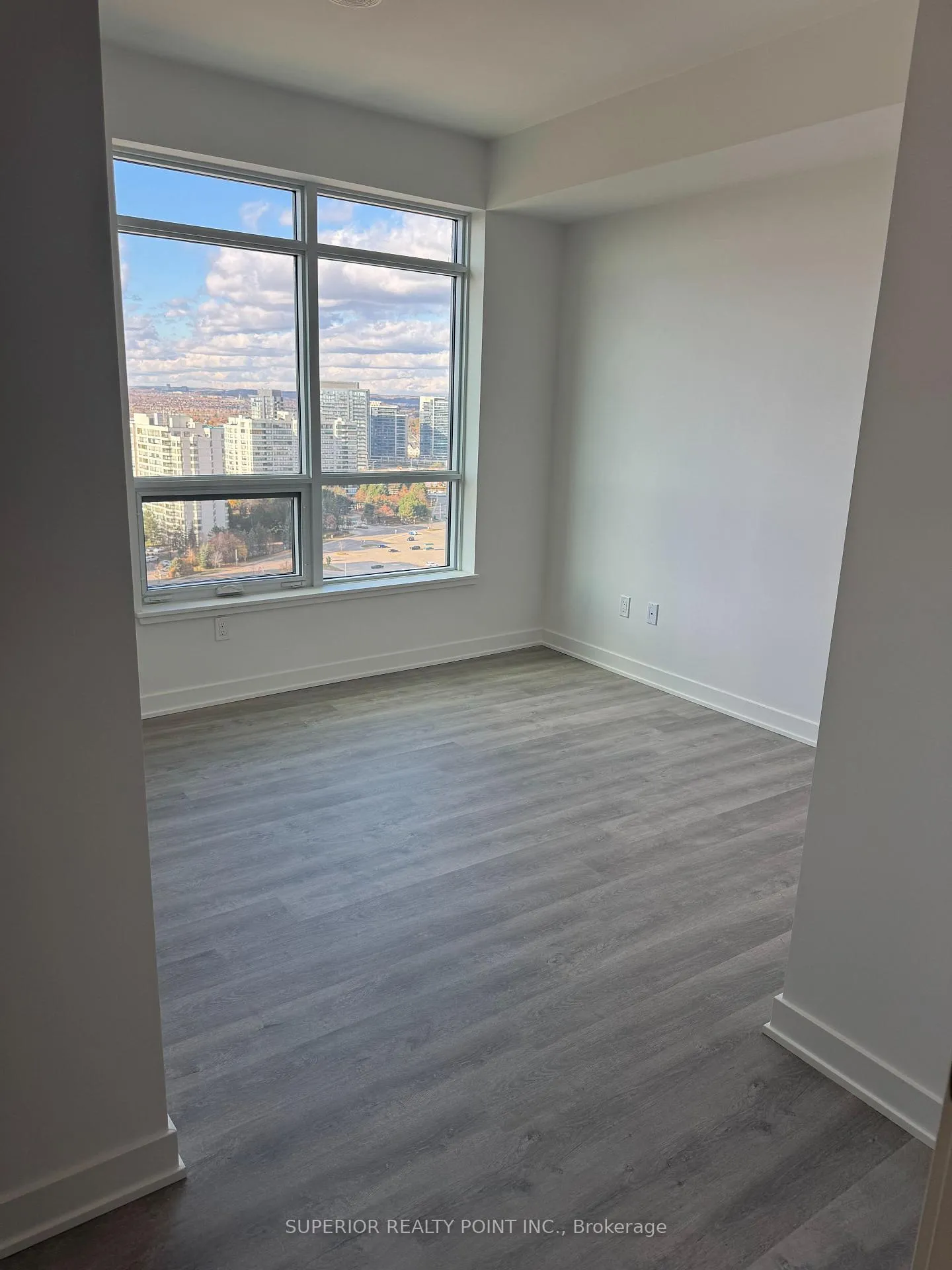 Photo 6 of Unit 1905, 30 Upper Mall Way, Vaughan, Brownridge — HOMEH