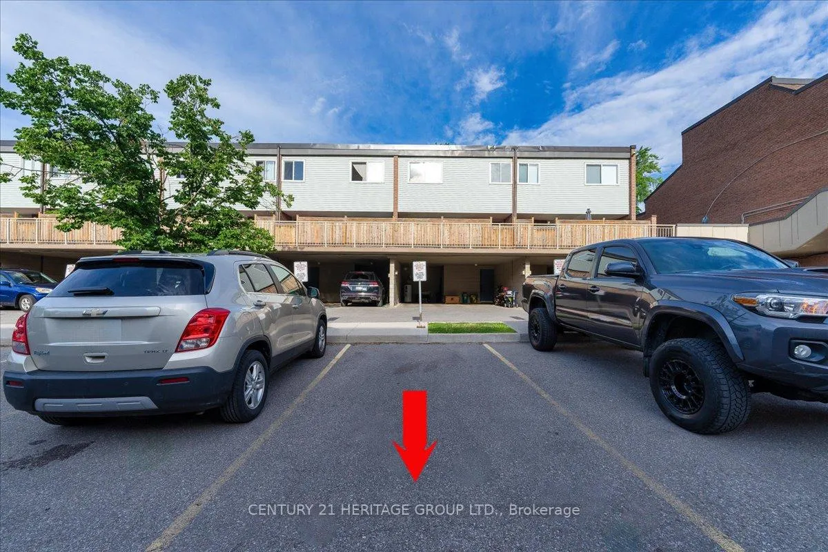 Photo 19 of 238 Milestone Crescent, Aurora, Aurora Village — HOMEH