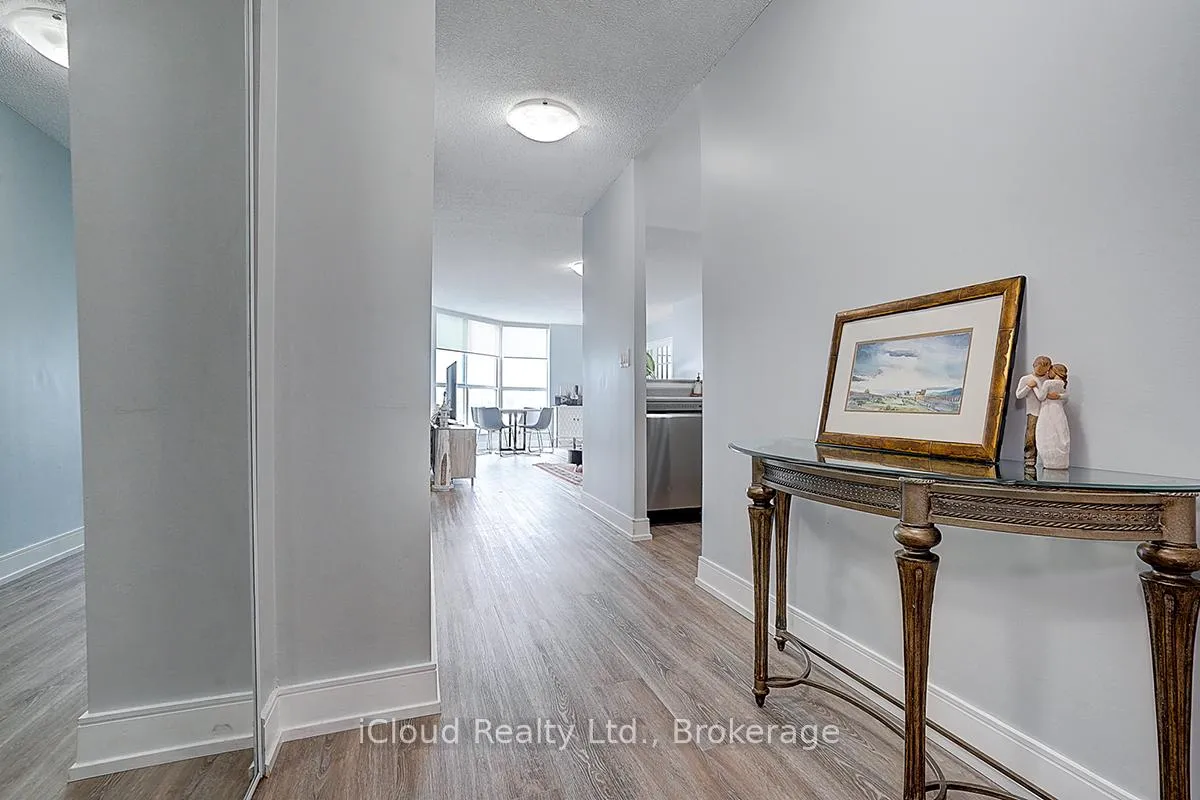 Photo 2 of Unit 903, 140 Dunlop Street E, Barrie, City Centre — HOMEH