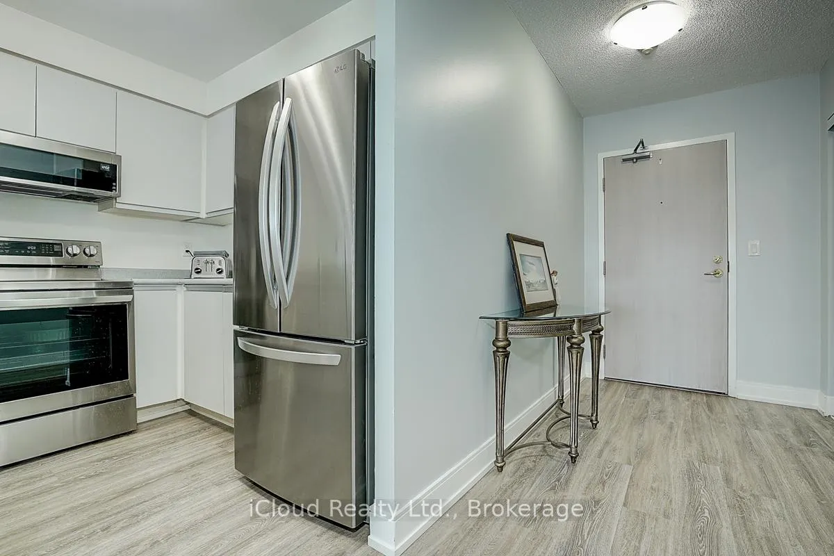 Photo 5 of Unit 903, 140 Dunlop Street E, Barrie, City Centre — HOMEH