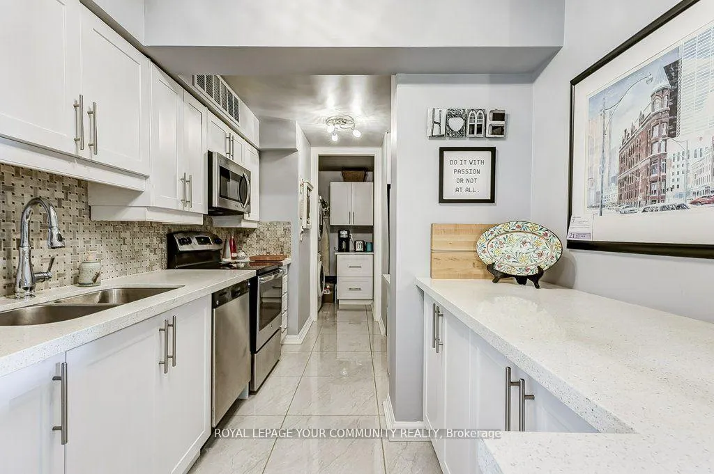 Photo 5 of Unit 507, 80 Inverlochy Boulevard, Markham, Royal Orchard — HOMEH
