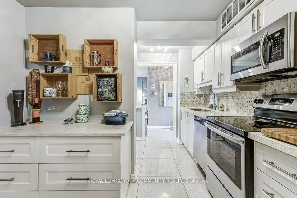 Photo 7 of Unit 507, 80 Inverlochy Boulevard, Markham, Royal Orchard — HOMEH