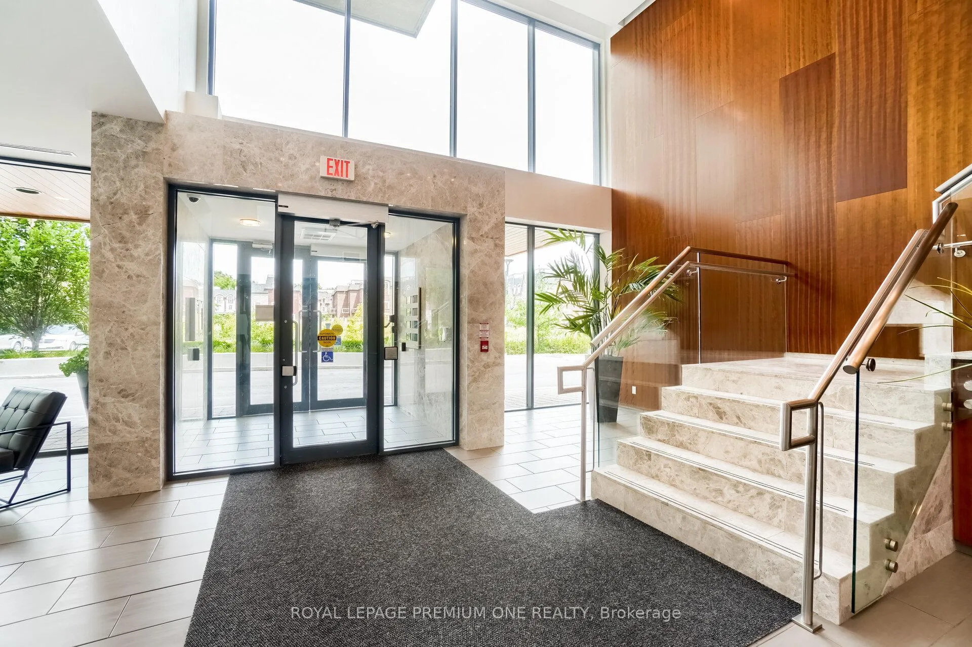 Photo 4 of Unit 107, 4700 Highway 7, Vaughan, East Woodbridge — HOMEH
